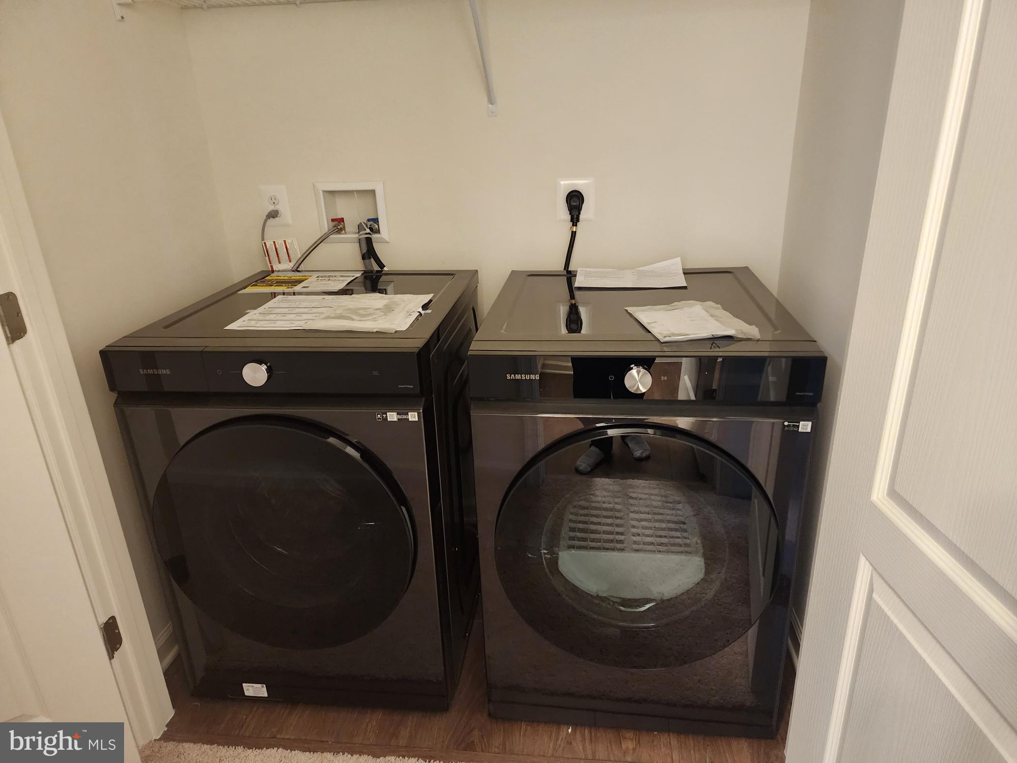 OVERLOOK AT RIVERSIDE TOWNHOMES - Residential Lease