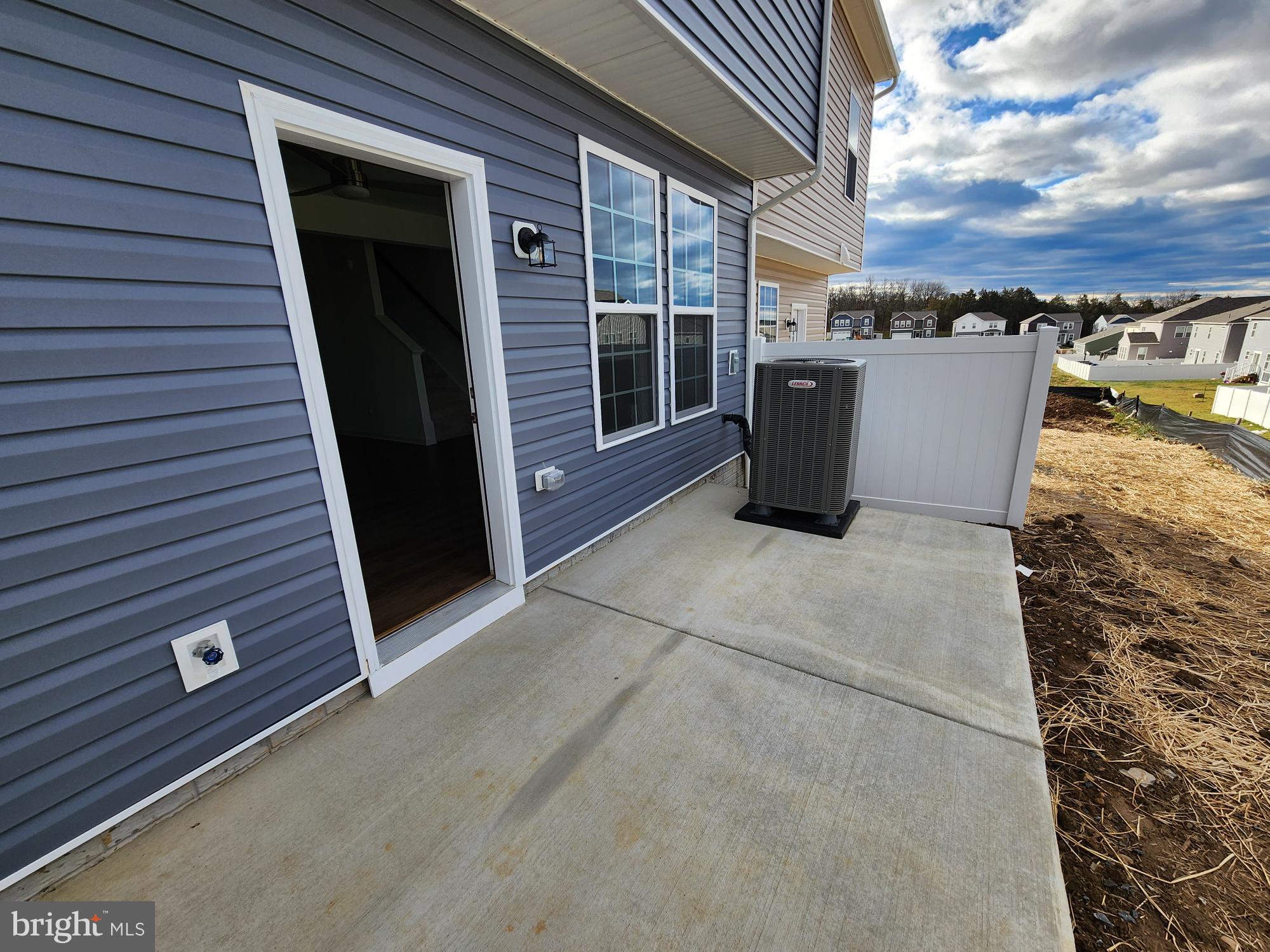 OVERLOOK AT RIVERSIDE TOWNHOMES - Residential Lease