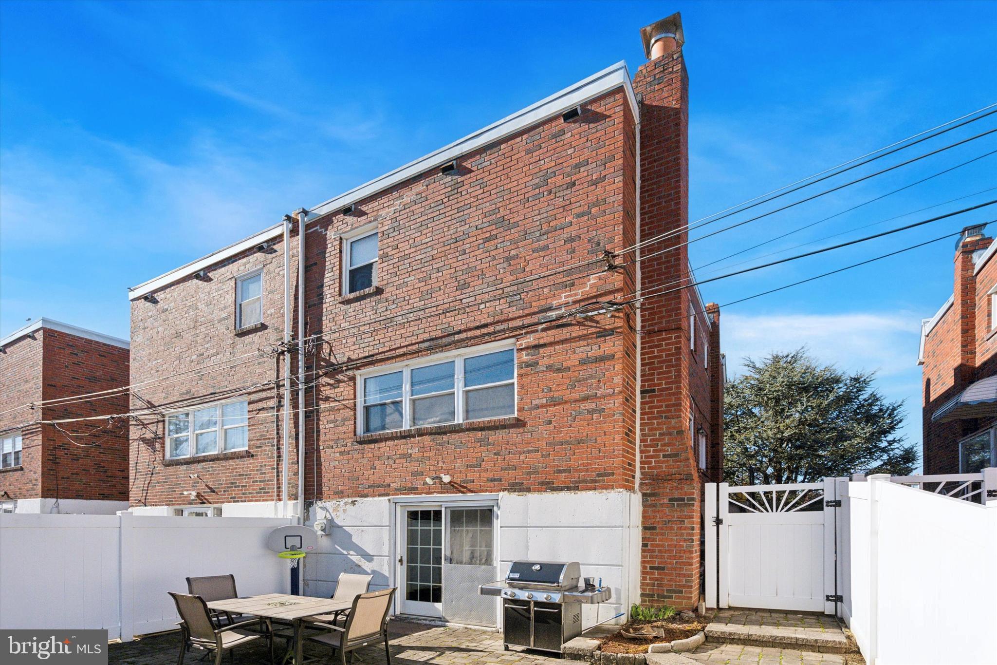 HOLME CIRCLE - Residential