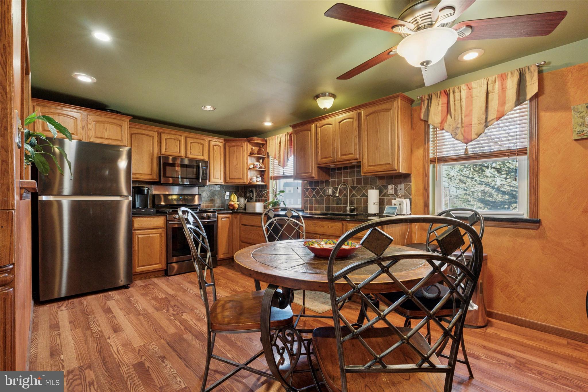 HOLME CIRCLE - Residential