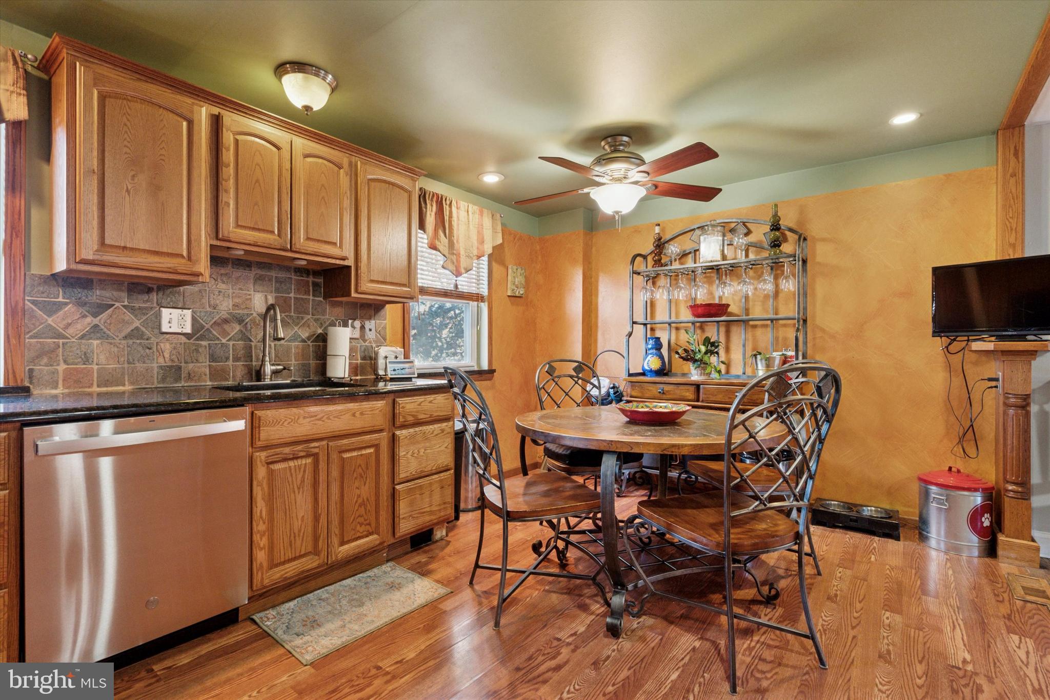 HOLME CIRCLE - Residential