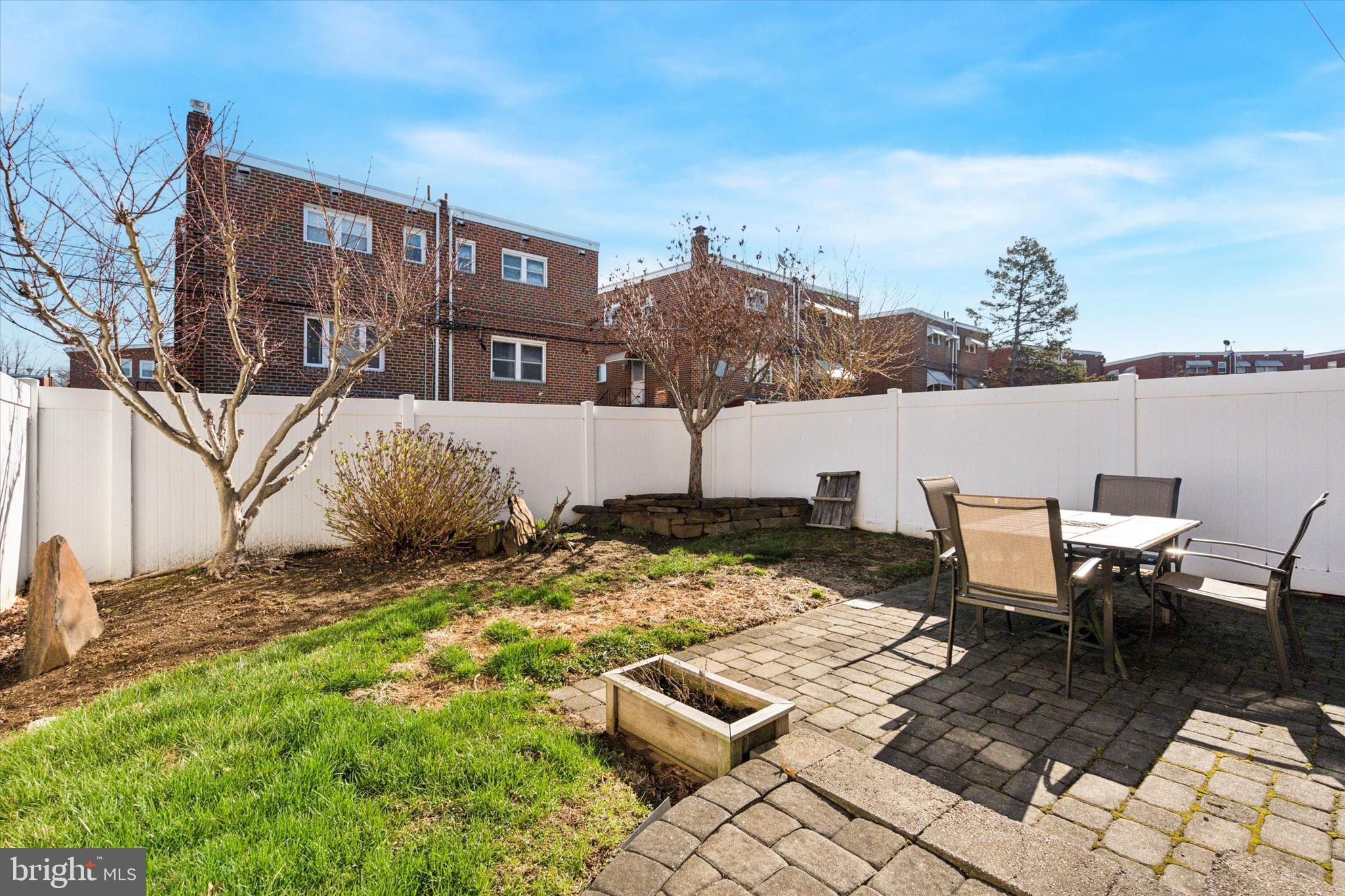 HOLME CIRCLE - Residential