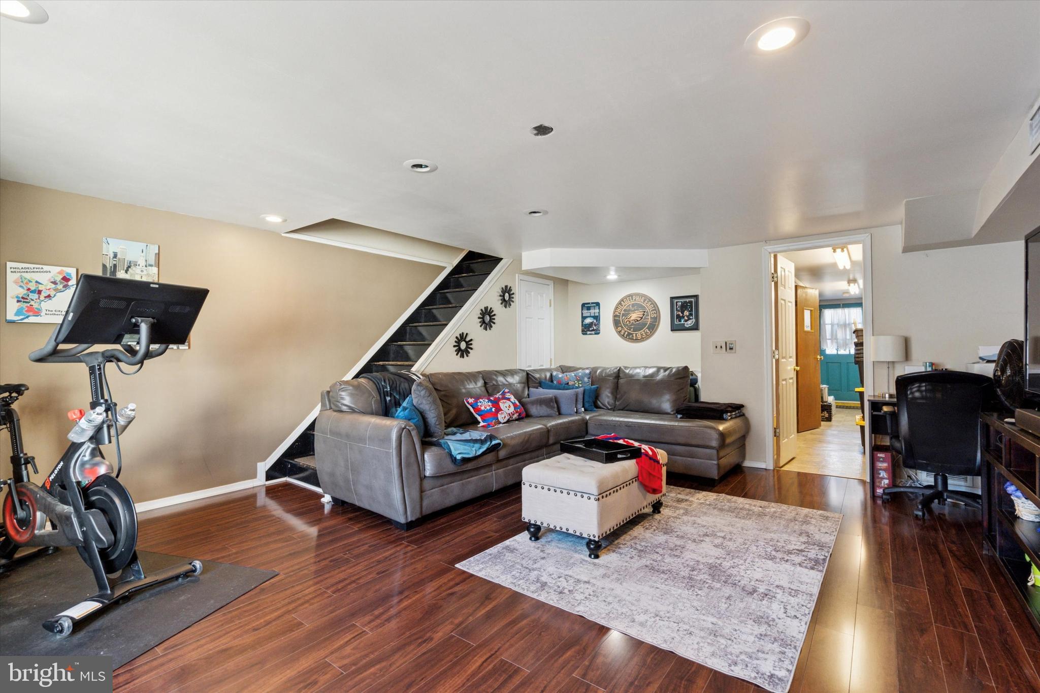 HOLME CIRCLE - Residential