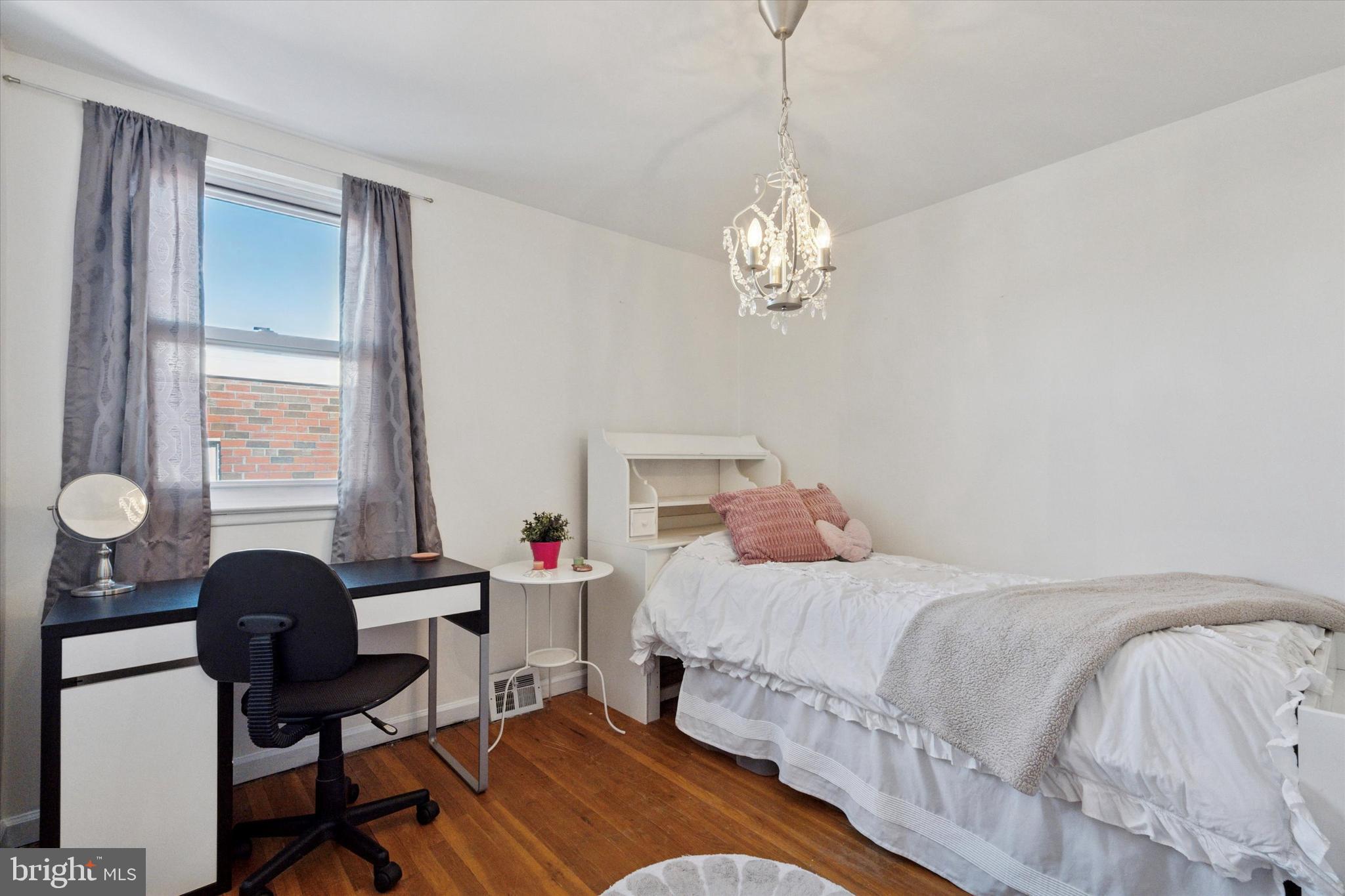 HOLME CIRCLE - Residential