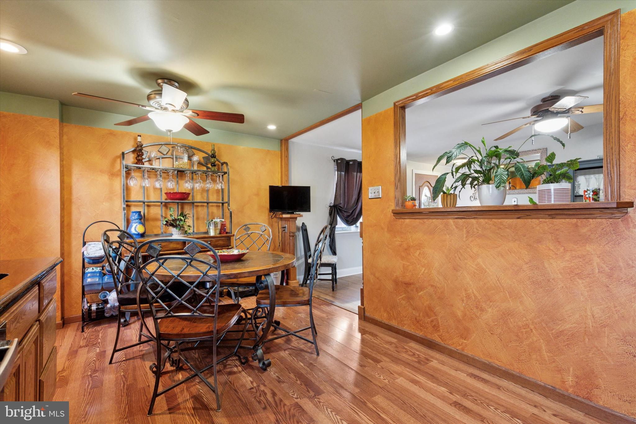 HOLME CIRCLE - Residential