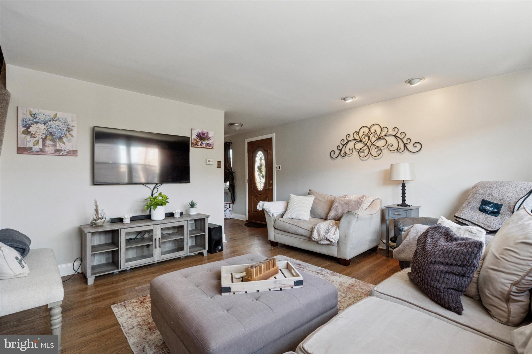 HOLME CIRCLE - Residential