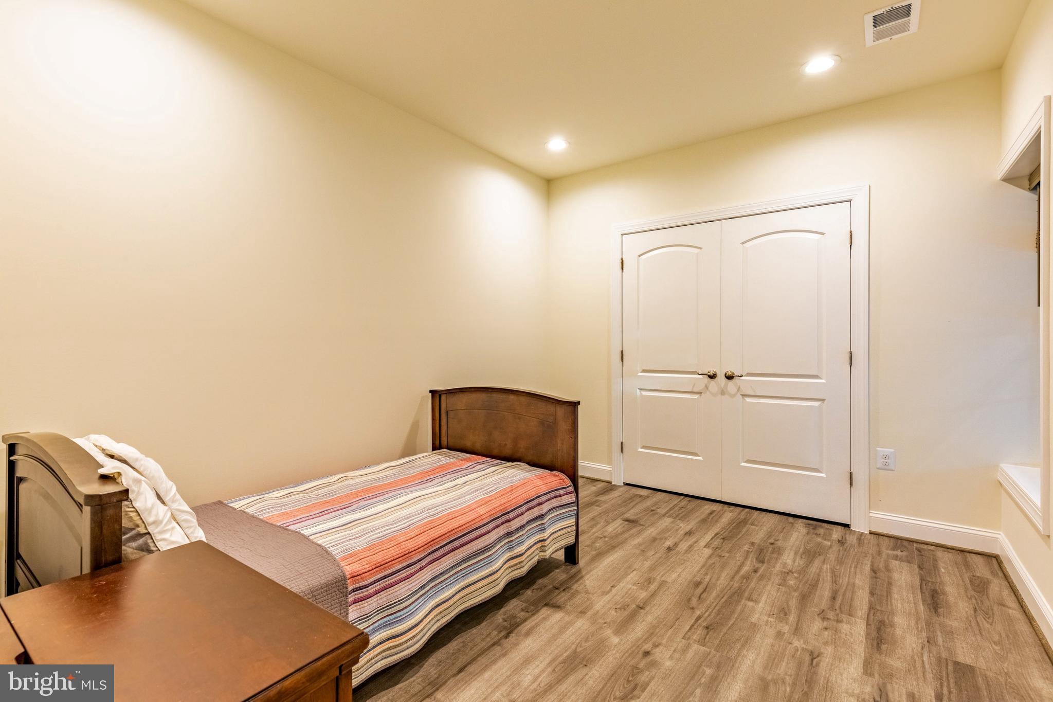 MARBURY - Residential