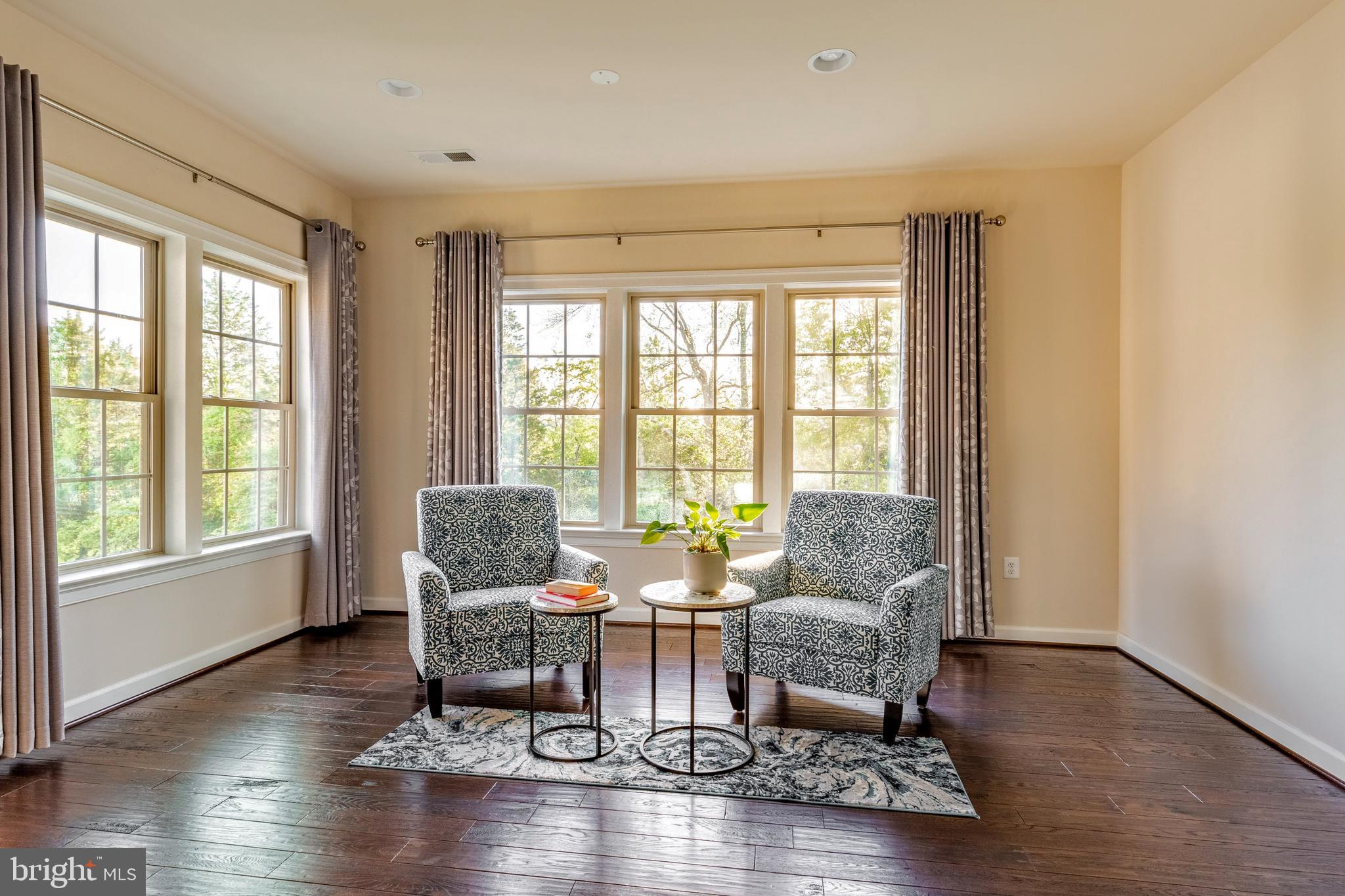 MARBURY - Residential