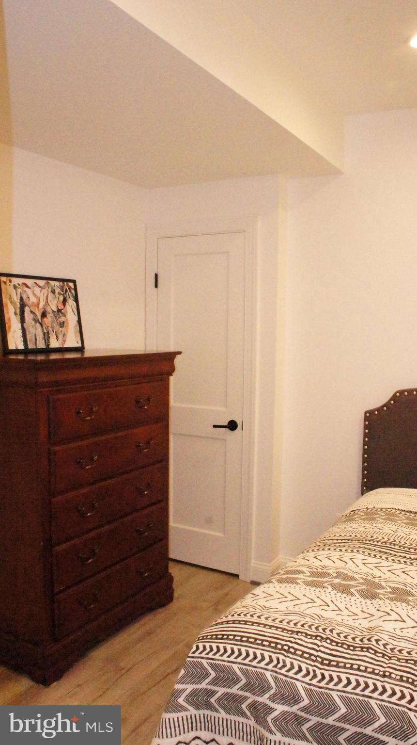 DOUGLAS PARK - Residential Lease