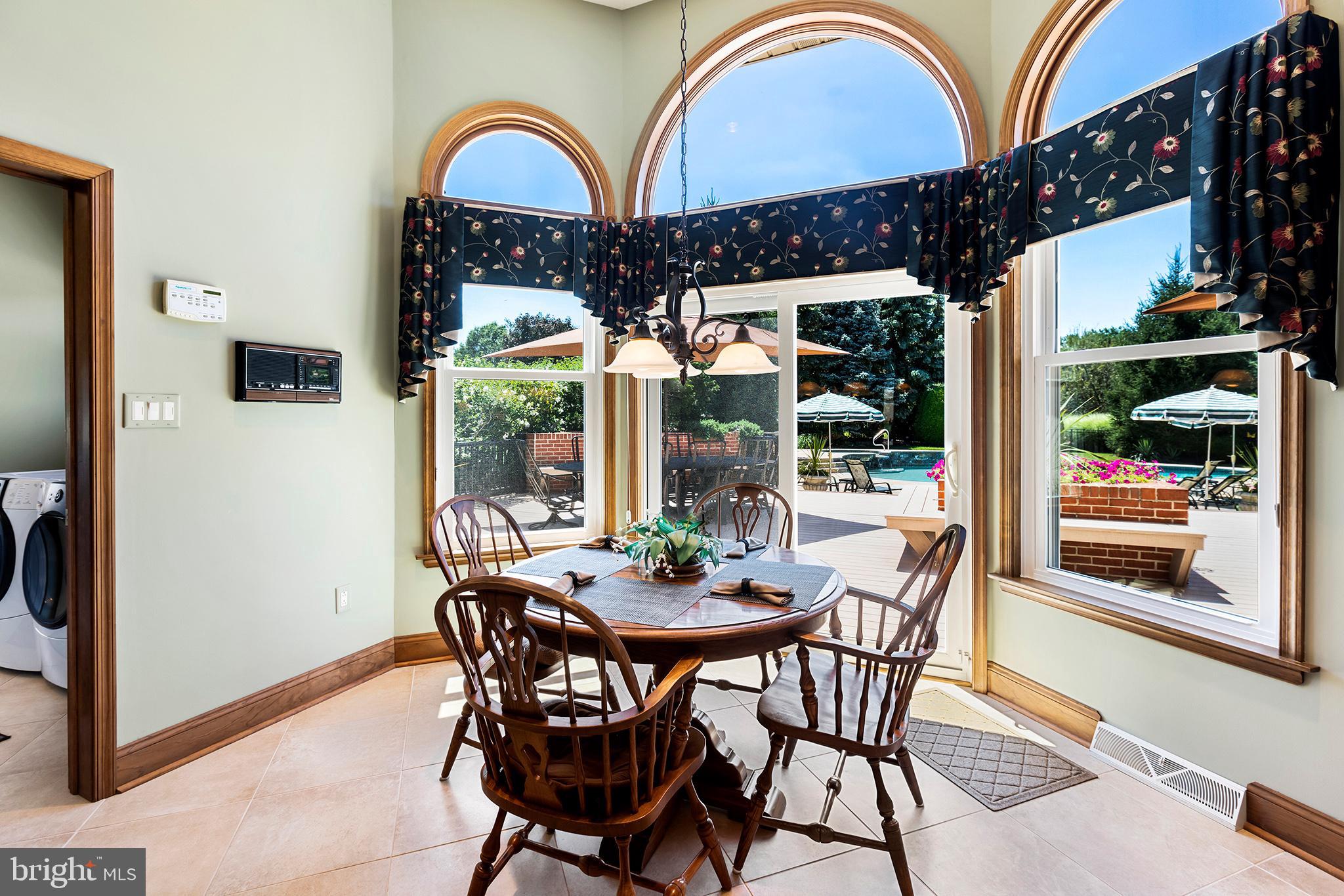 HILLCREST MDWS - Residential