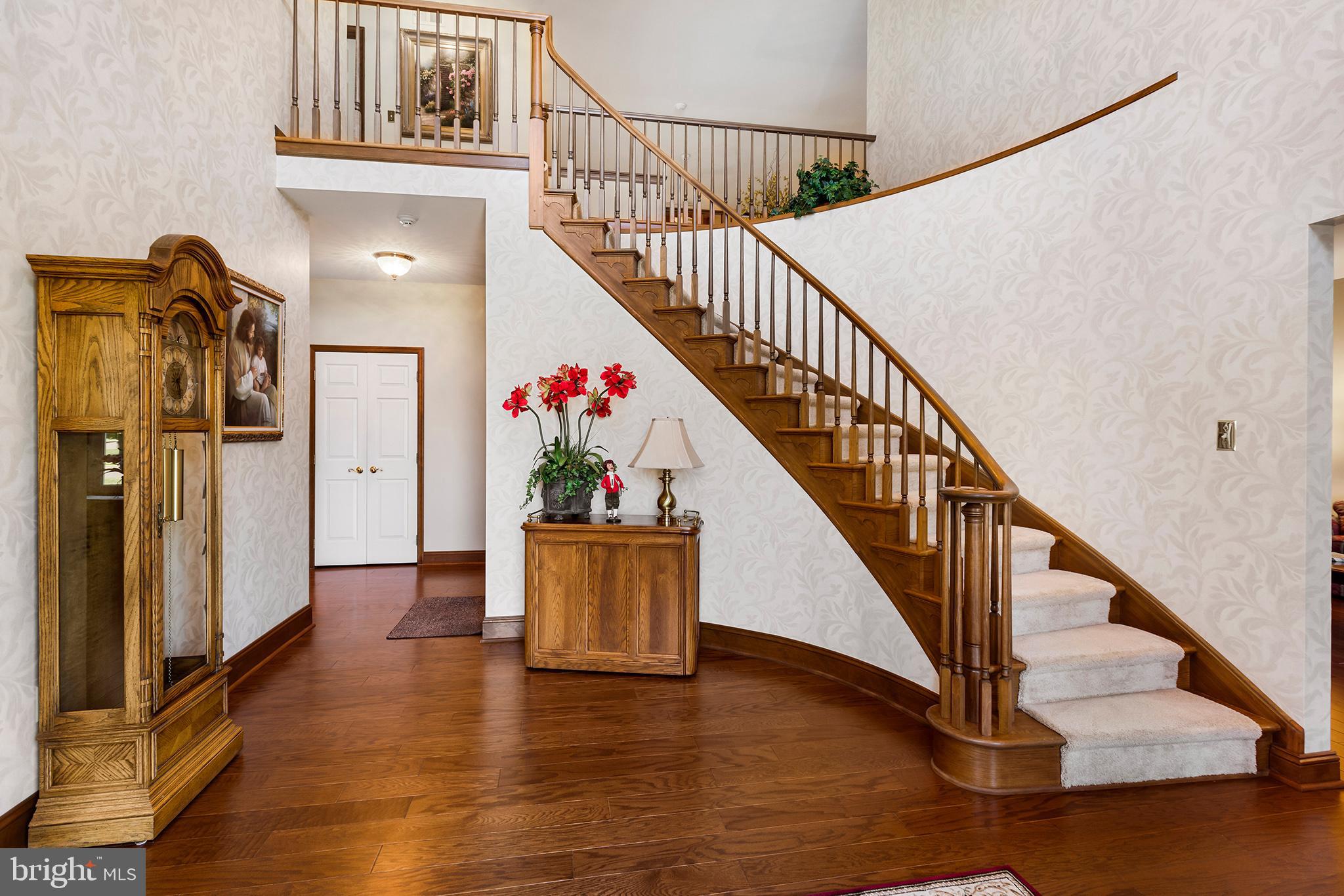 HILLCREST MDWS - Residential