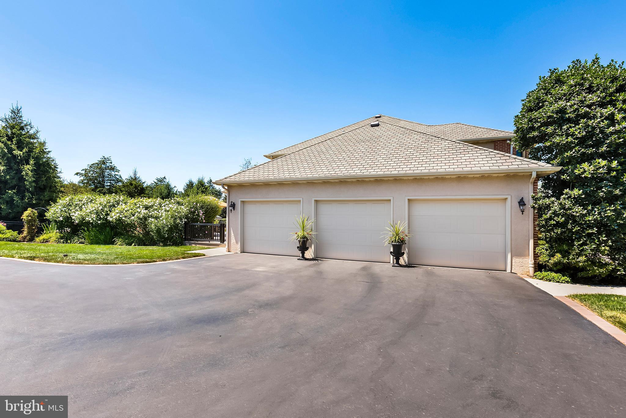 HILLCREST MDWS - Residential