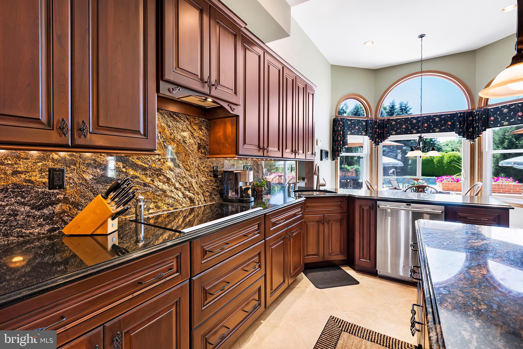 HILLCREST MDWS - Residential