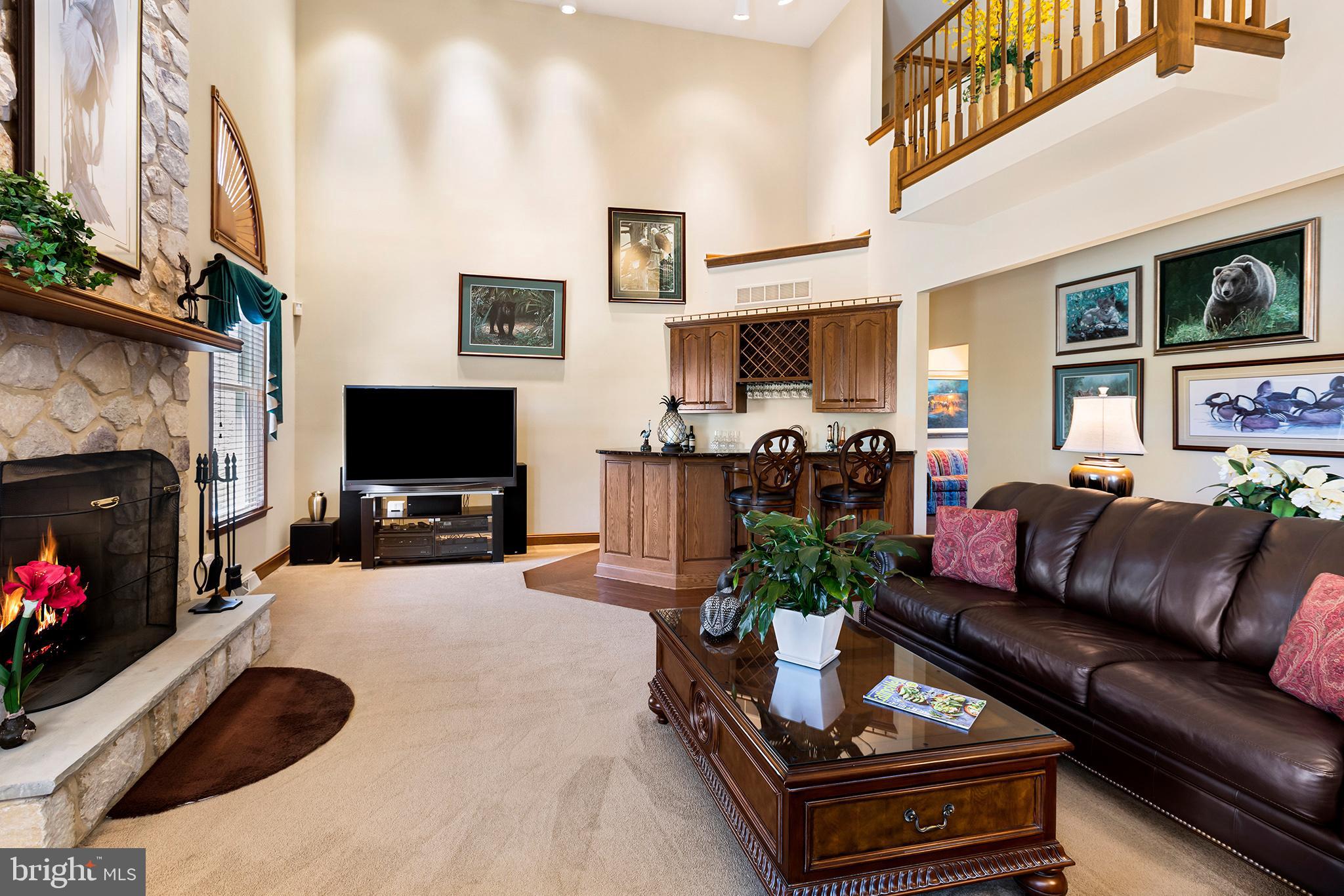 HILLCREST MDWS - Residential