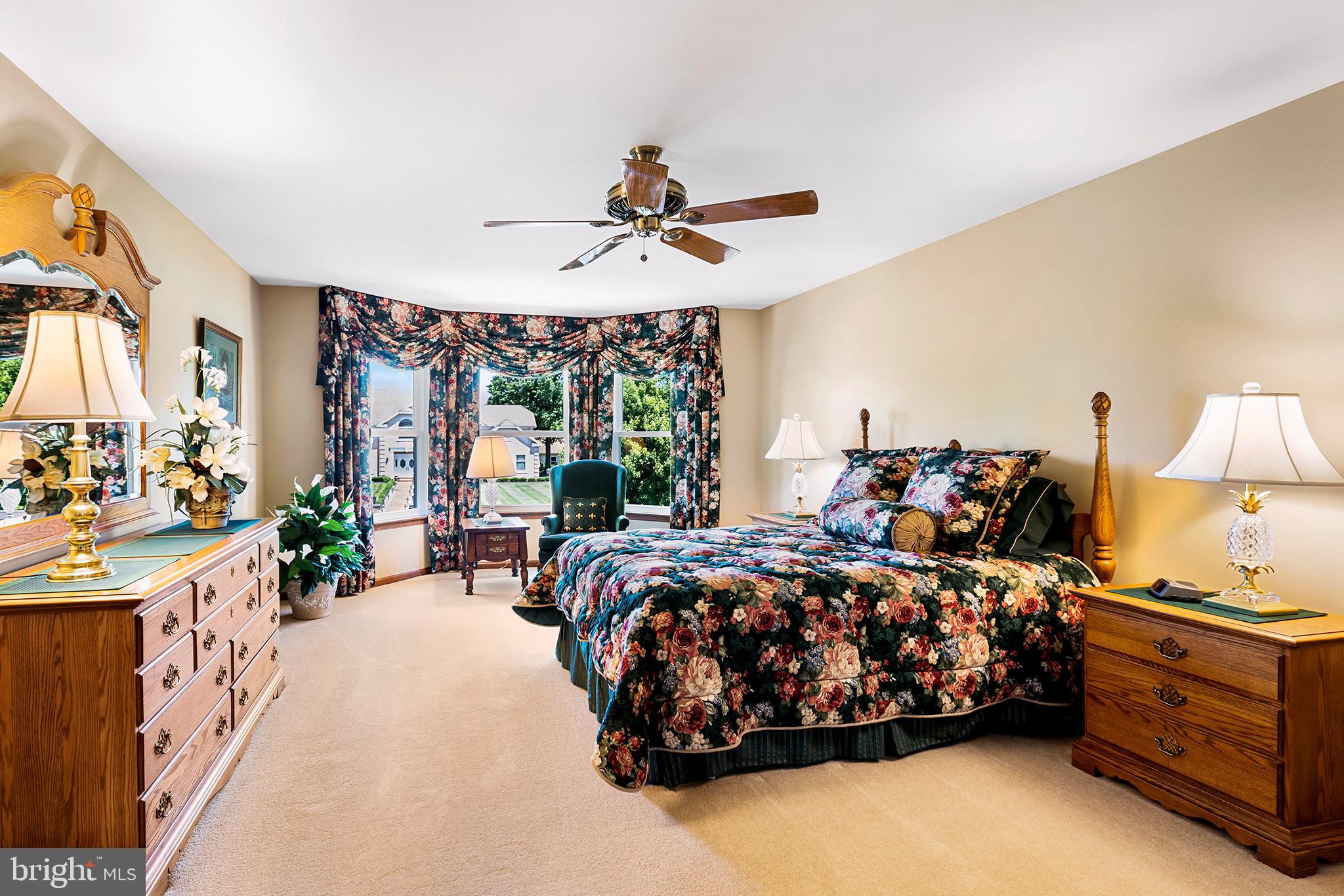 HILLCREST MDWS - Residential