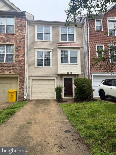 Townhouse For Rent - 2202 Commissary Circle #208<br/> ODENTON, MD 21113