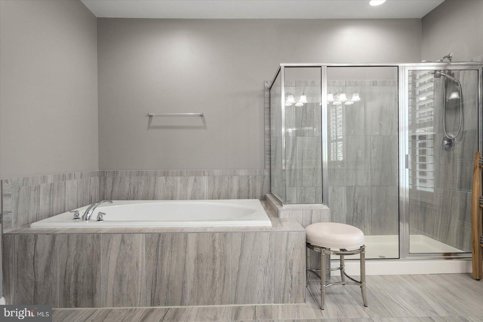 GLEN RIDDLE - Residential