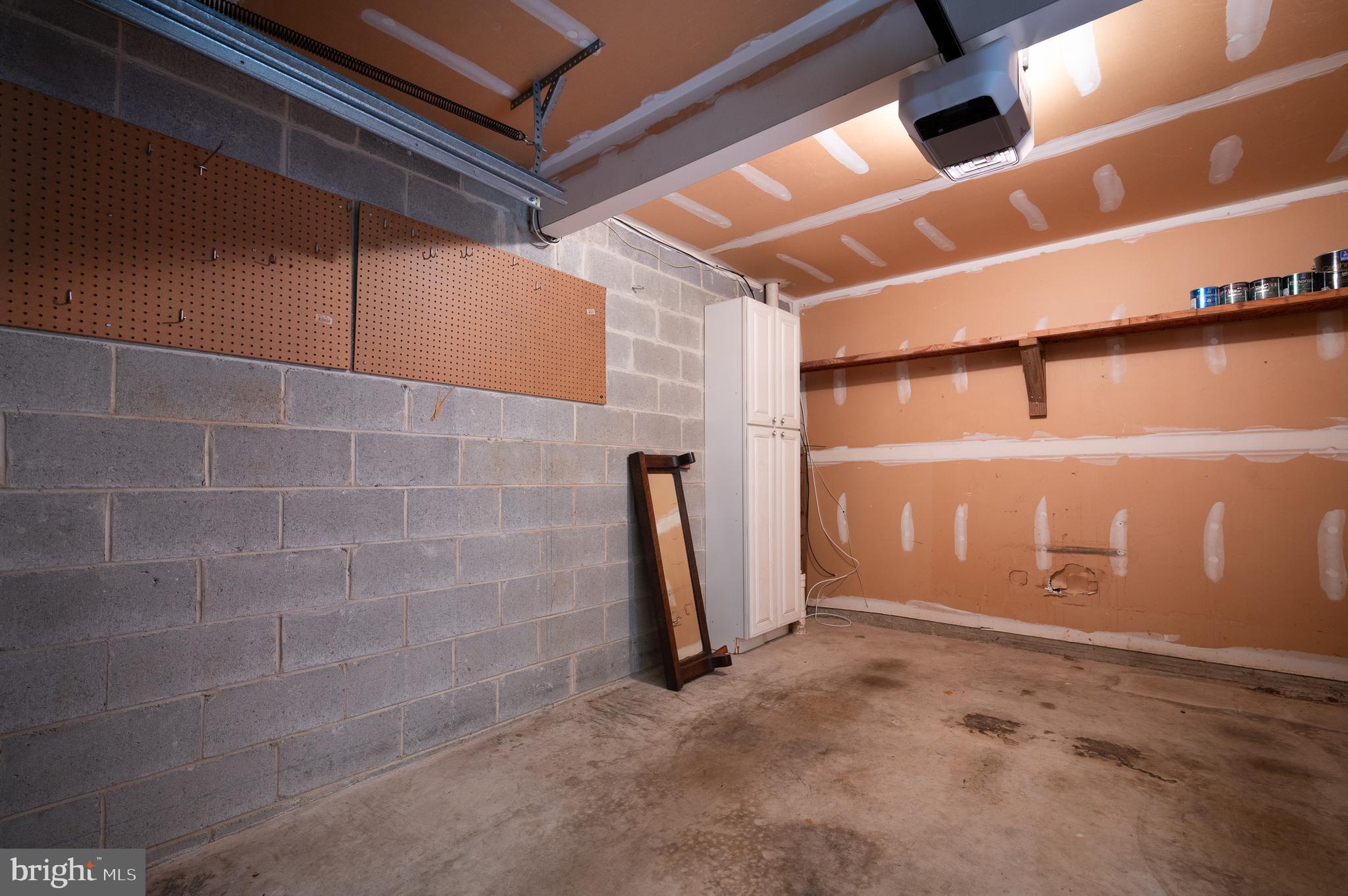 LIMESTONE HILLS WEST - Residential