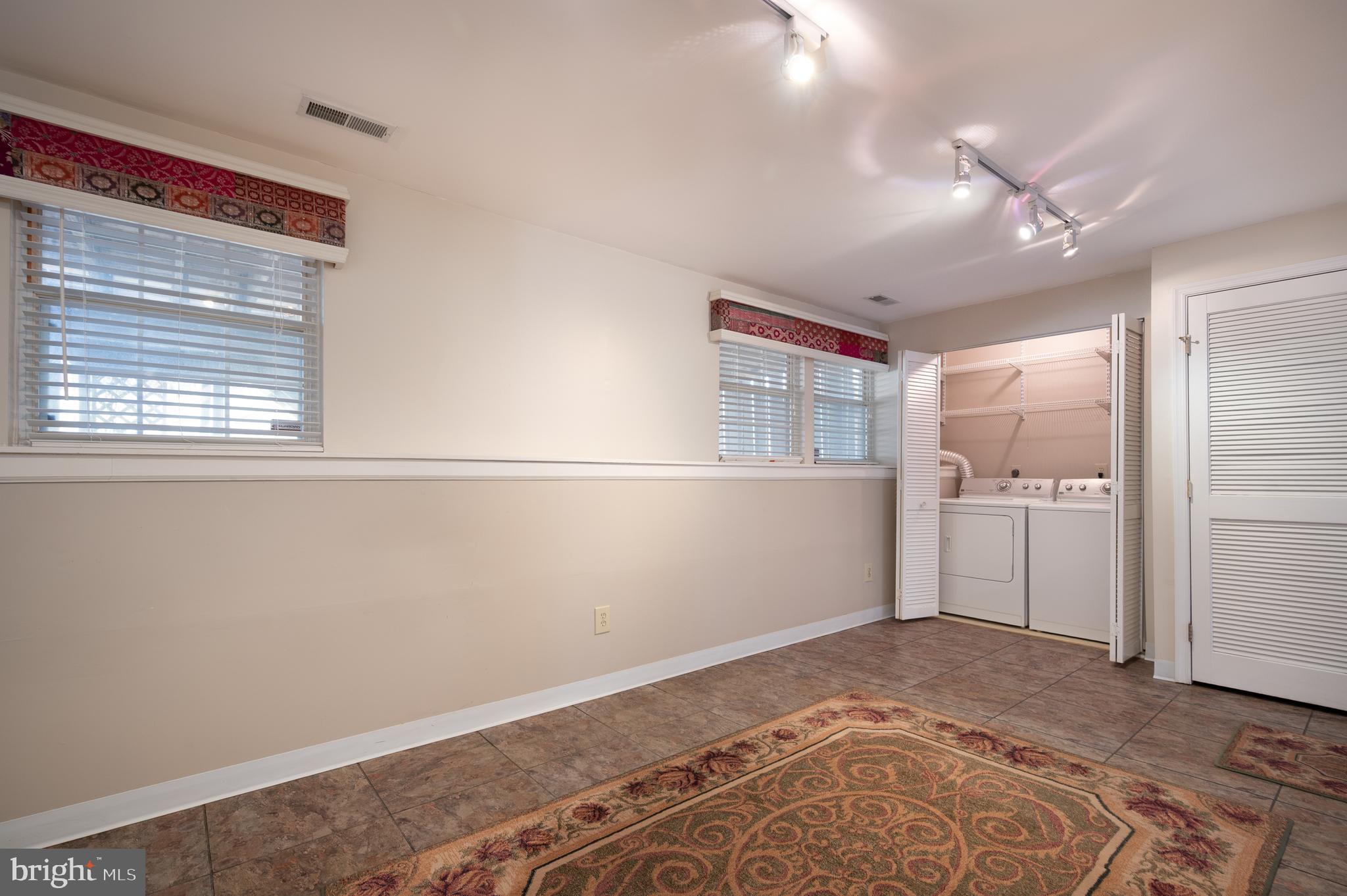 LIMESTONE HILLS WEST - Residential