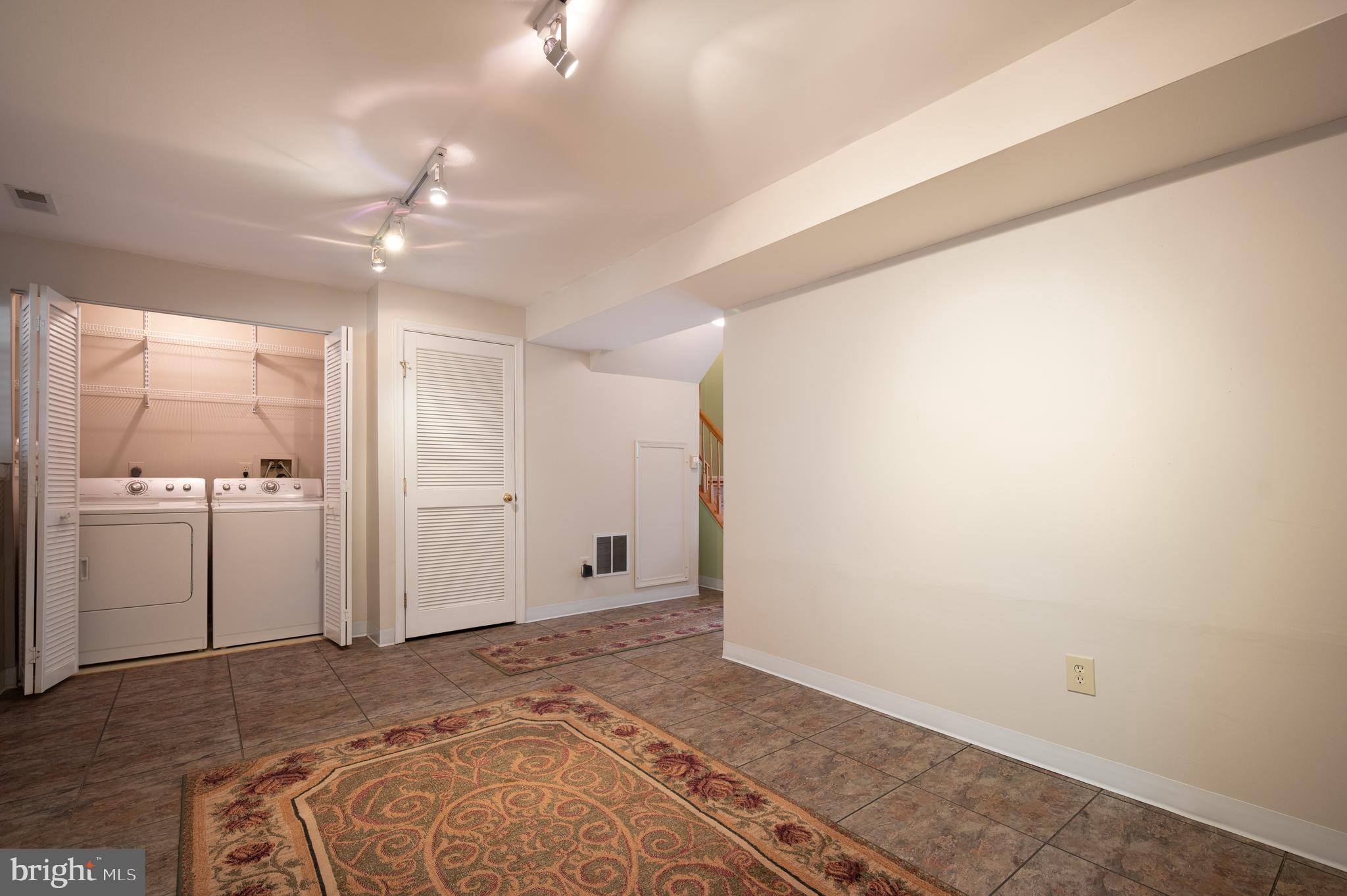 LIMESTONE HILLS WEST - Residential