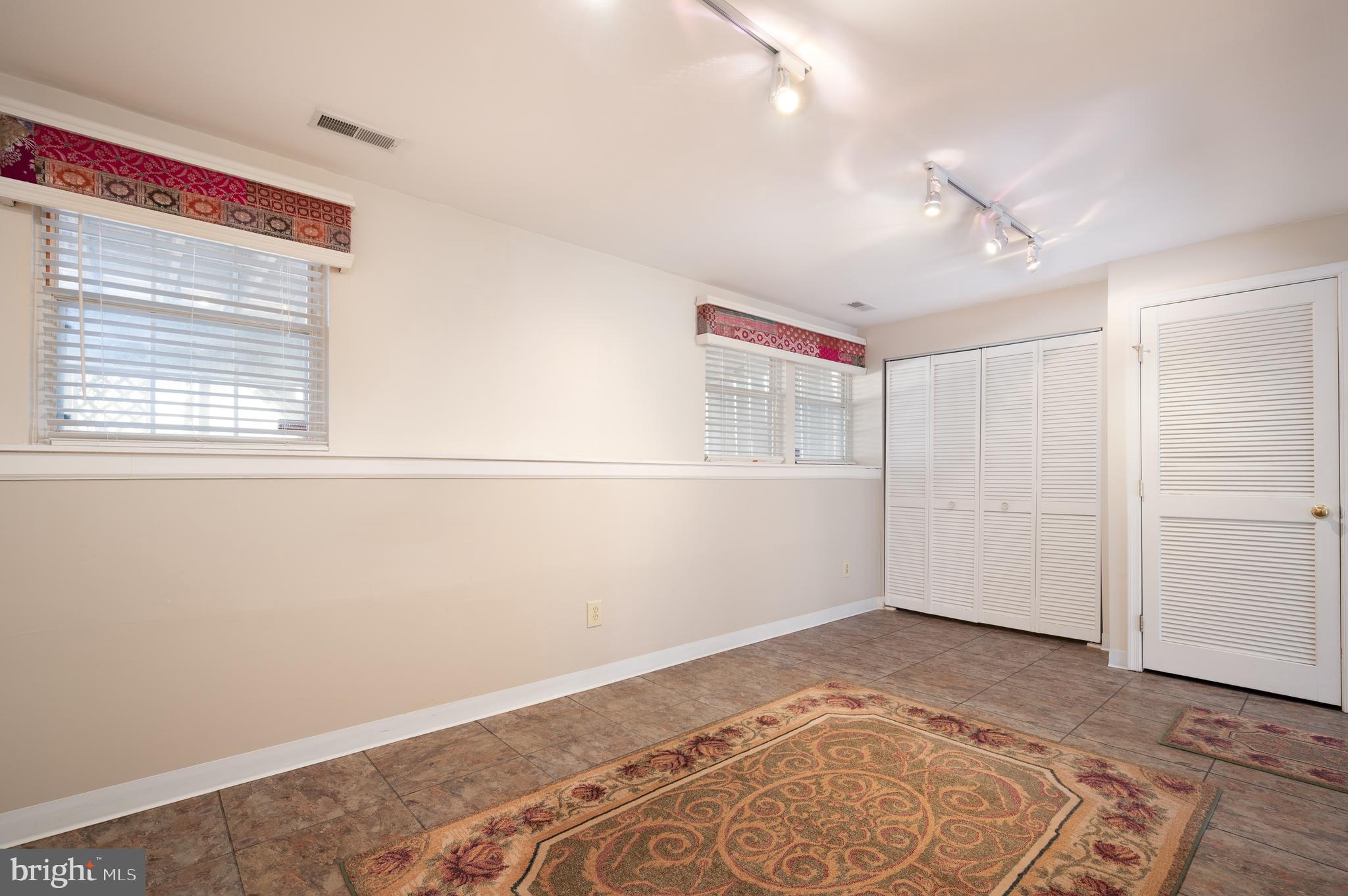 LIMESTONE HILLS WEST - Residential