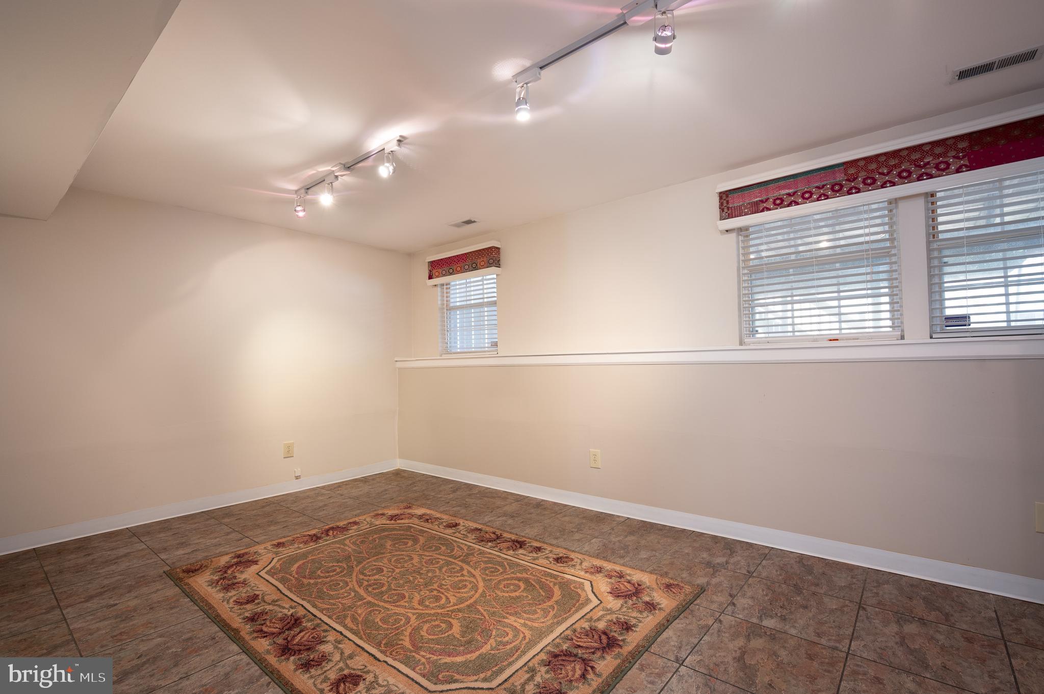 LIMESTONE HILLS WEST - Residential