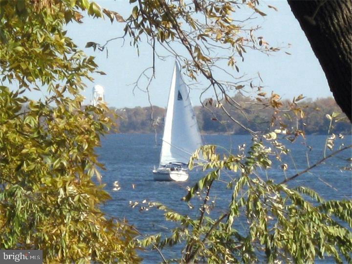 DELAIRE LANDING - Residential