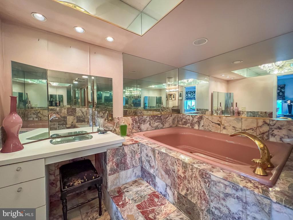 DELAIRE LANDING - Residential