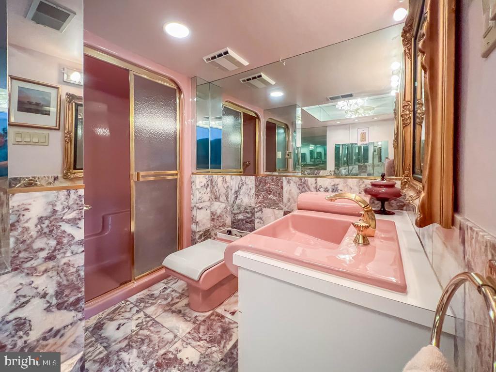 DELAIRE LANDING - Residential