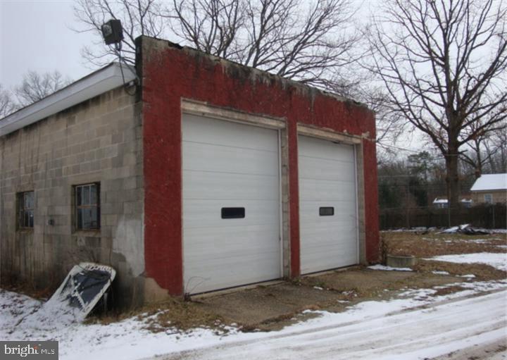 COLES MILL RD