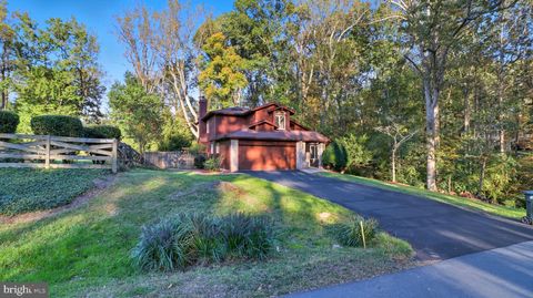 1803 ABBEY GLEN COURT VIENNA VA 22182