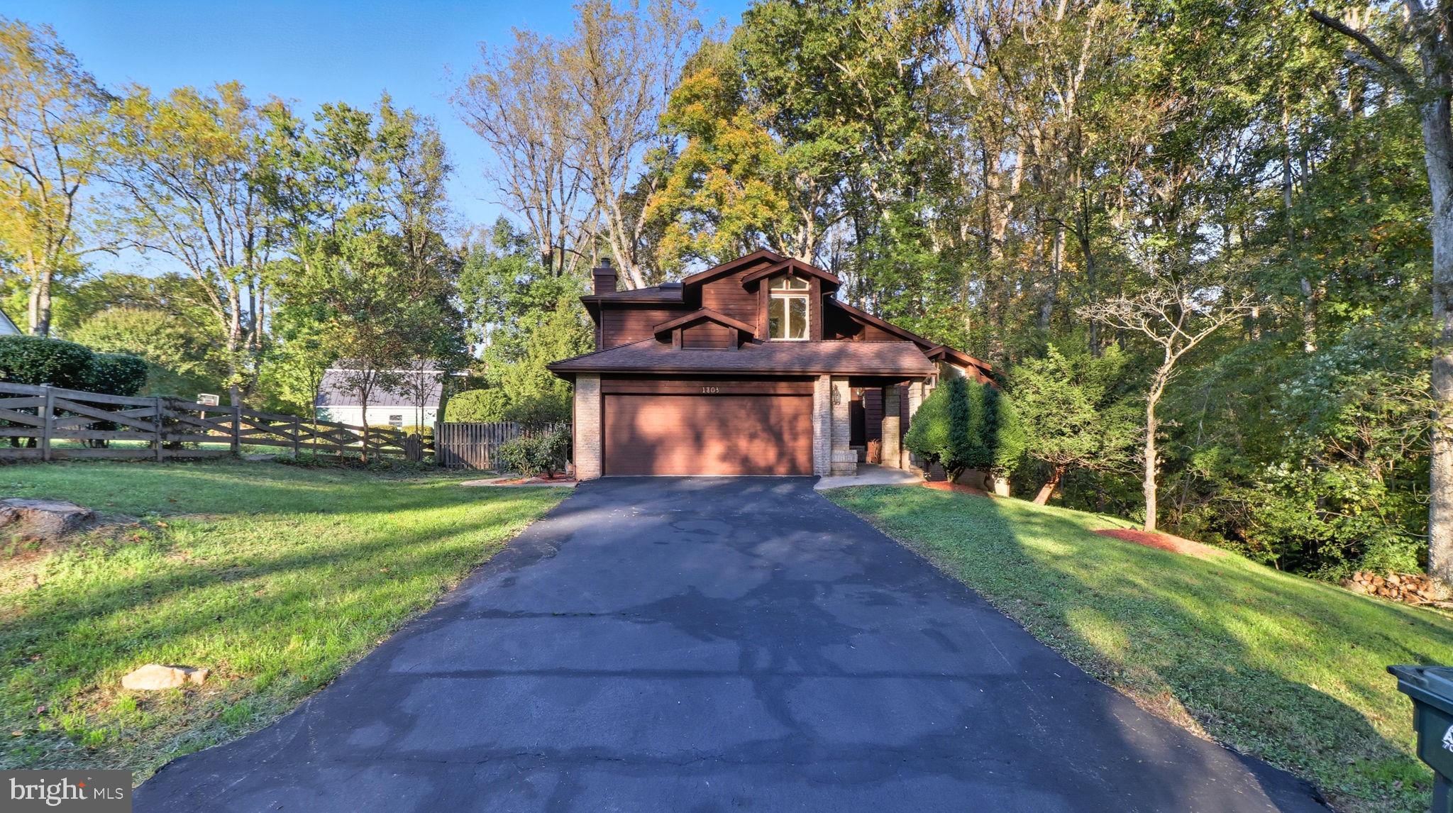 1803 ABBEY GLEN COURT