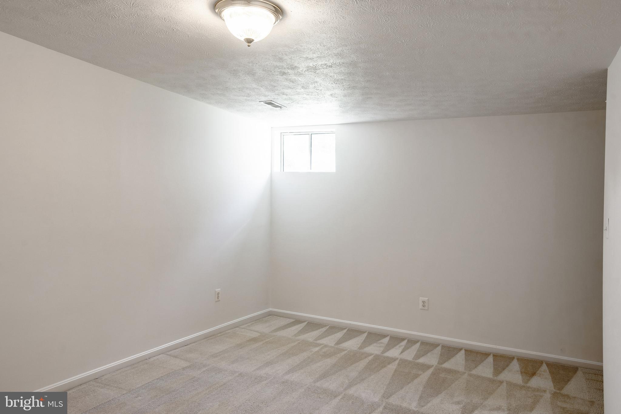 STRAWBERRY HILL EST SUB - Residential