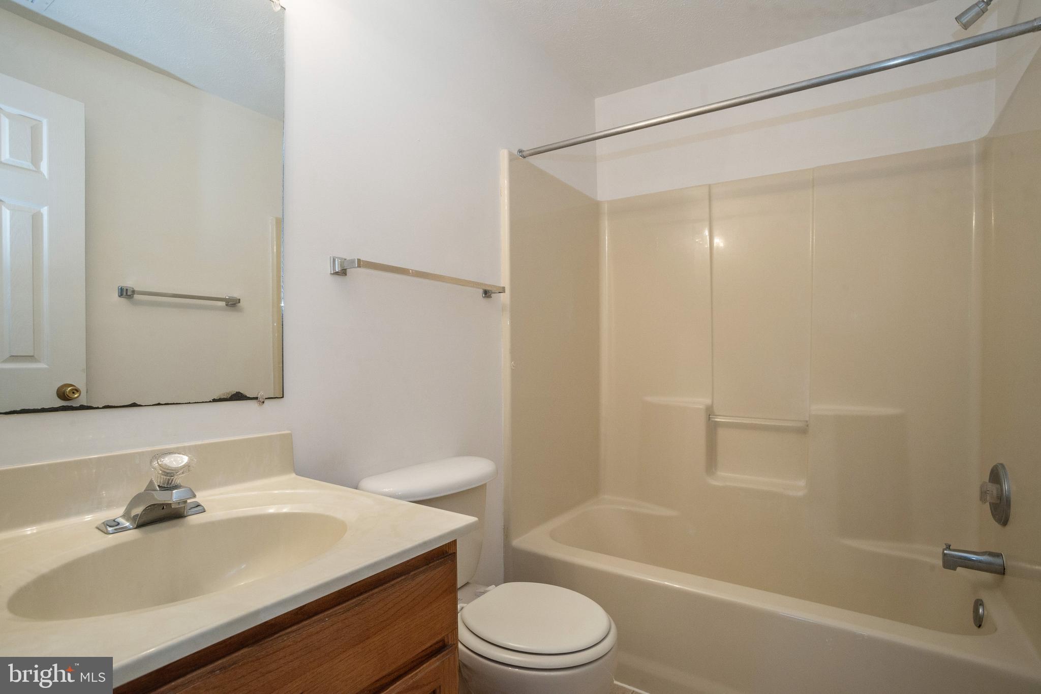 STRAWBERRY HILL EST SUB - Residential