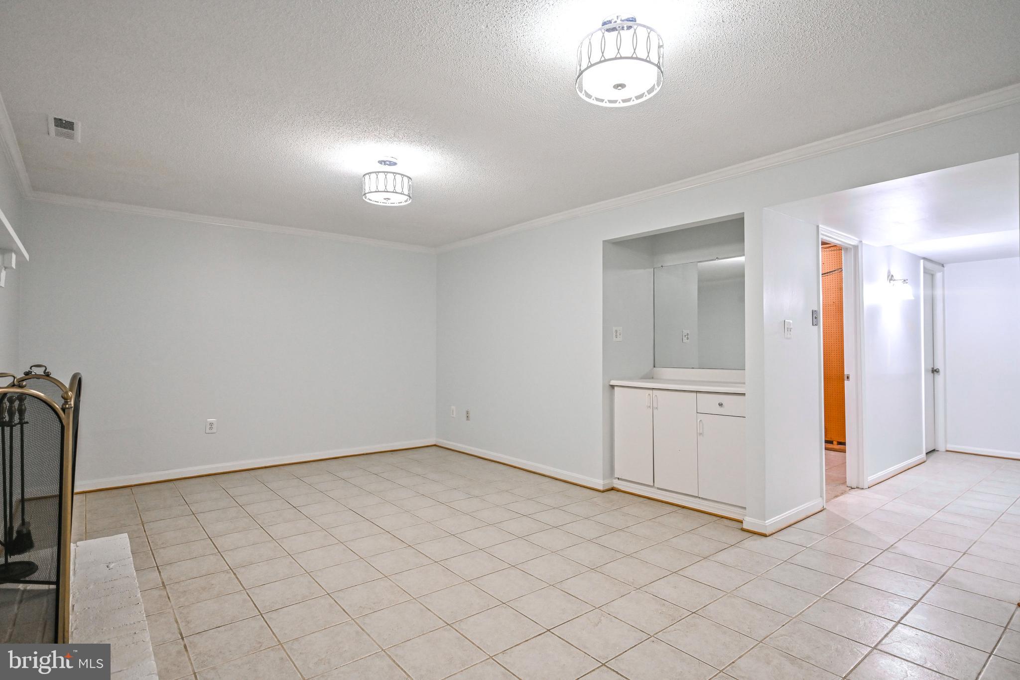 HALLCREST HEIGHTS - Residential