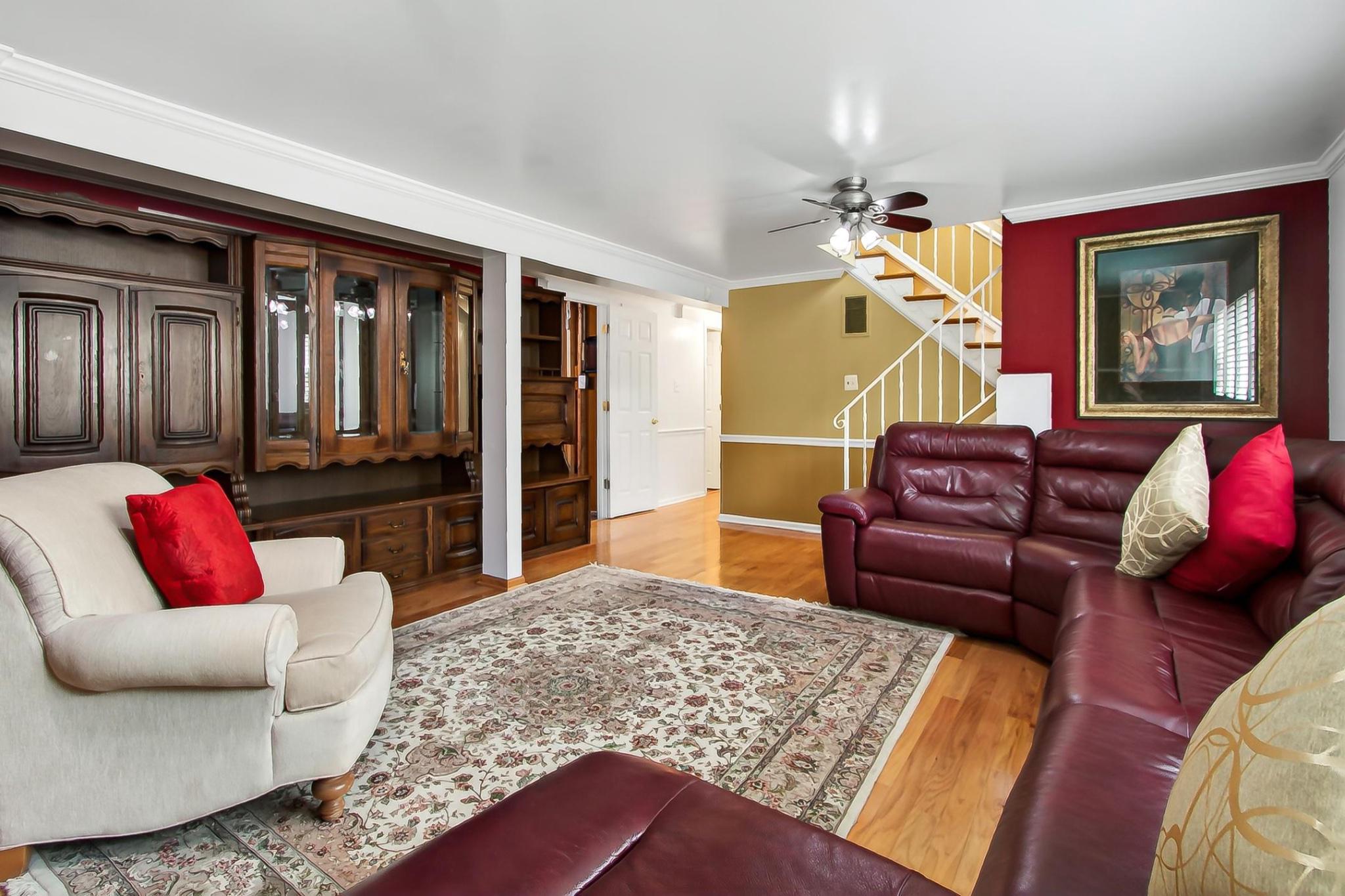 CRESTWOOD MANOR - Residential