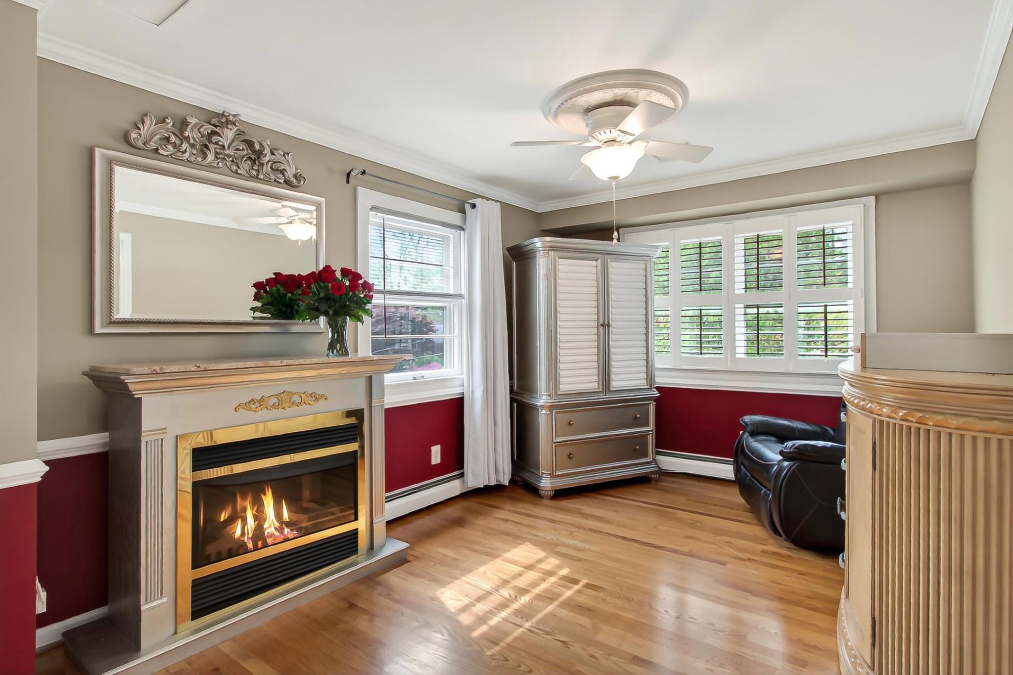 CRESTWOOD MANOR - Residential