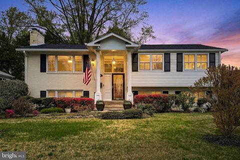 7052 WARDELL STREET ANNANDALE VA 22003