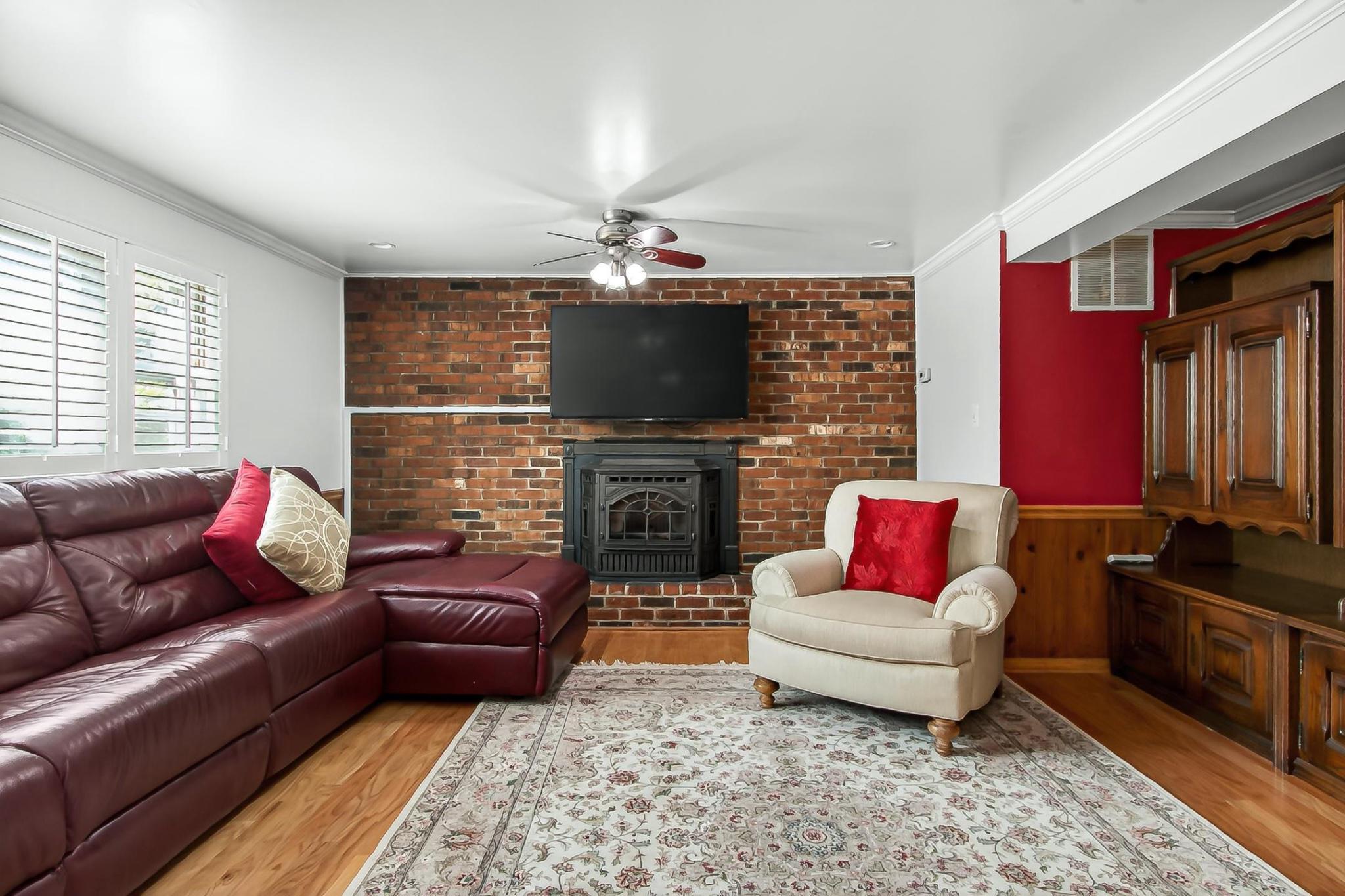 CRESTWOOD MANOR - Residential