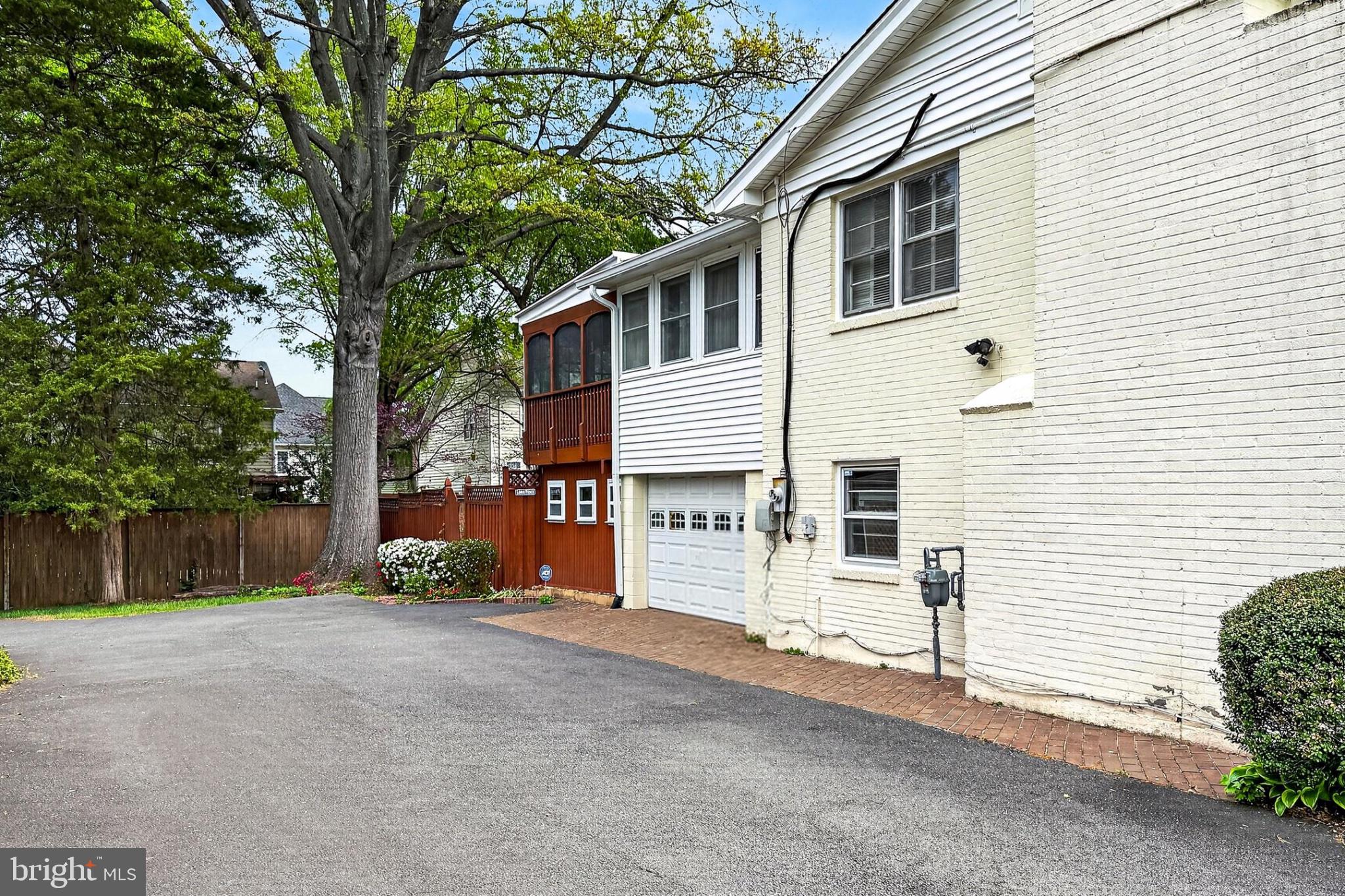 CRESTWOOD MANOR - Residential