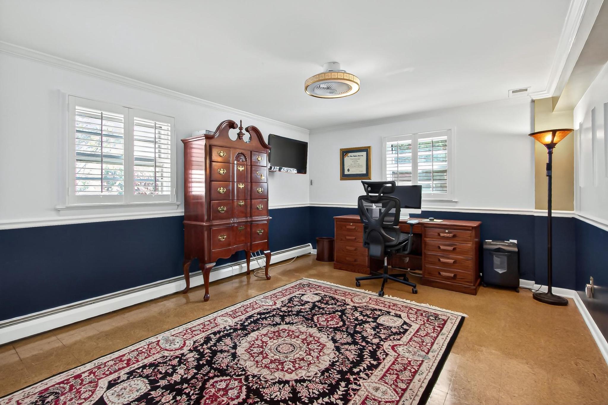 CRESTWOOD MANOR - Residential