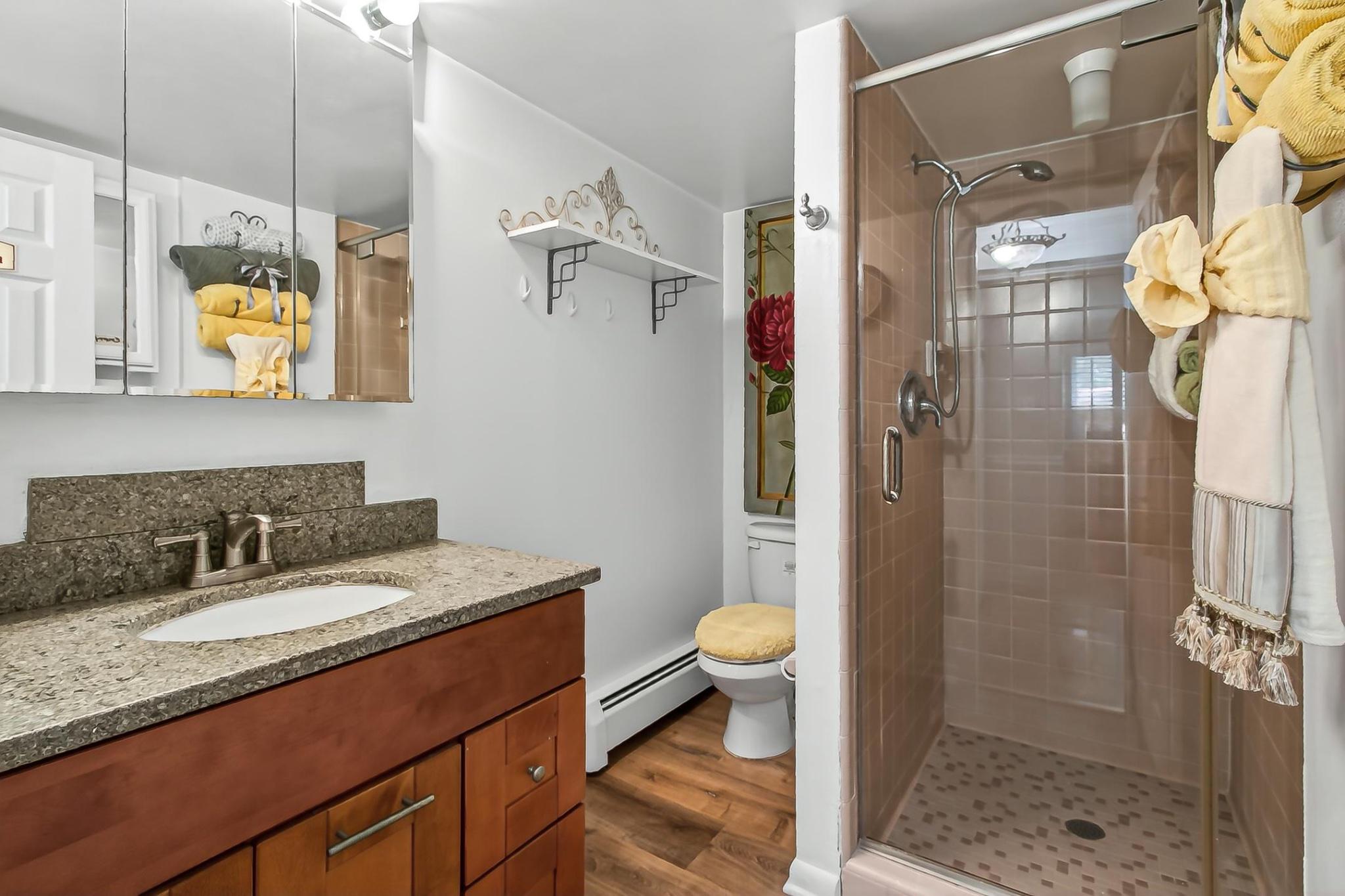 CRESTWOOD MANOR - Residential