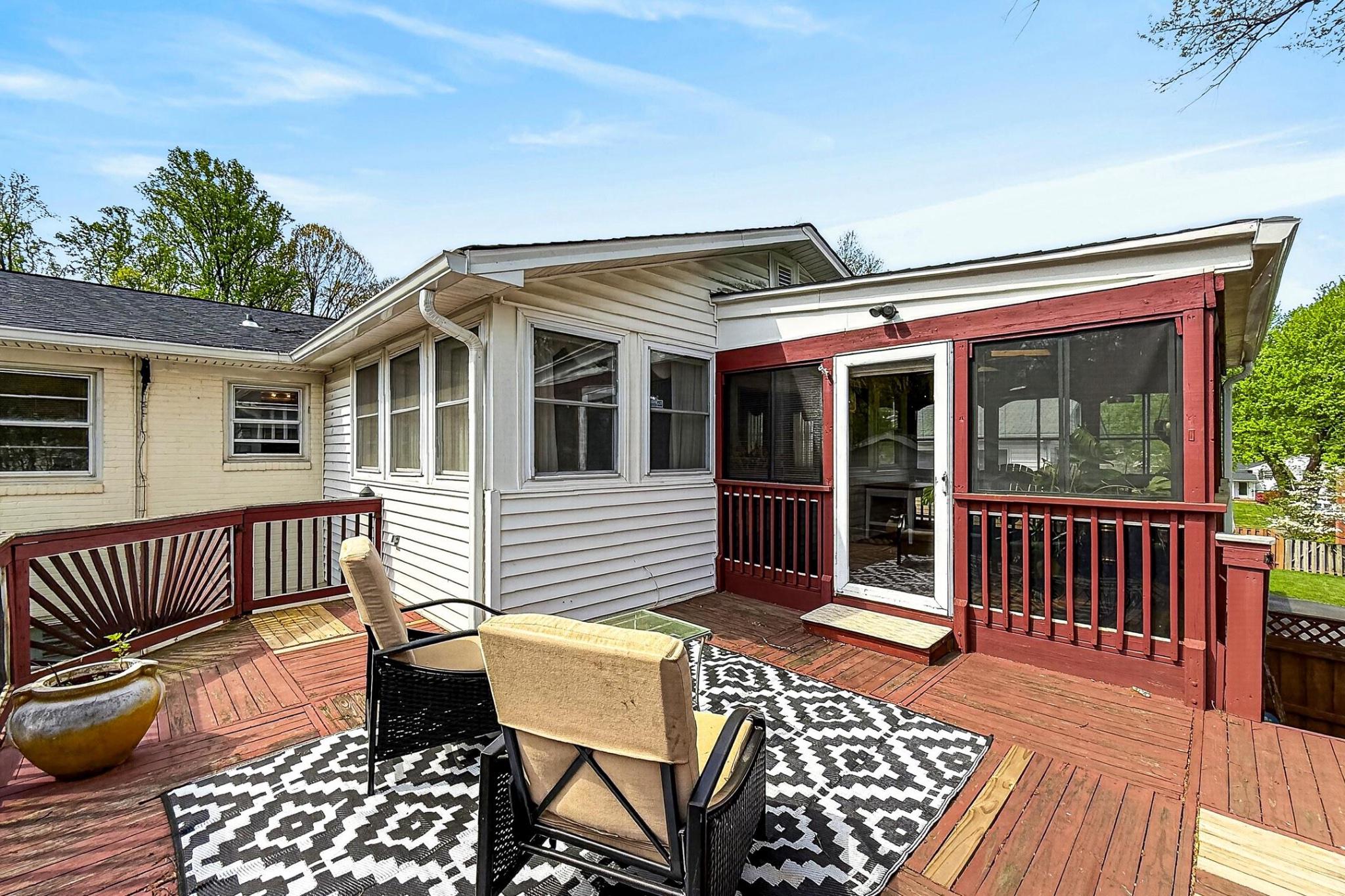 CRESTWOOD MANOR - Residential