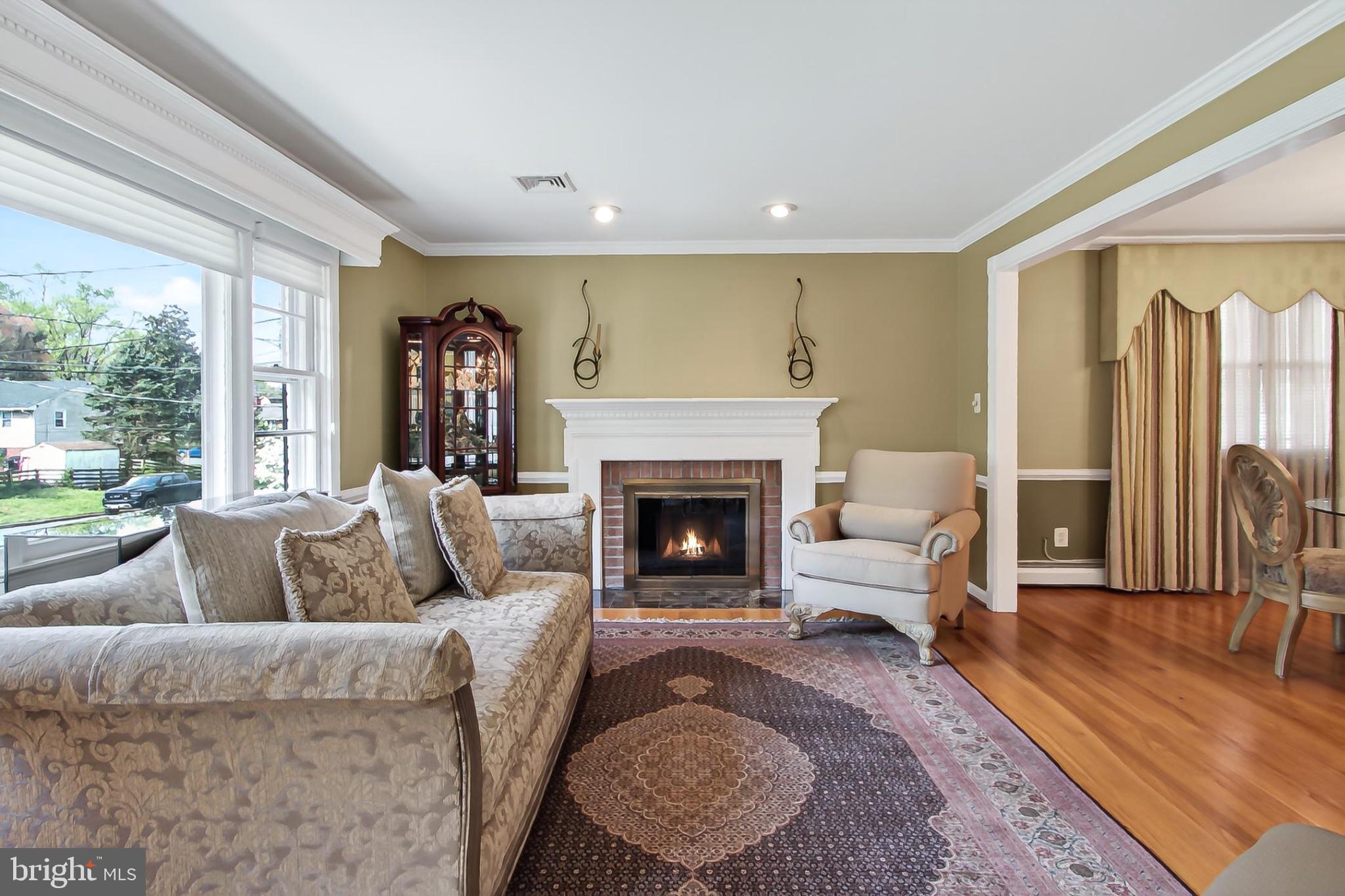 CRESTWOOD MANOR - Residential