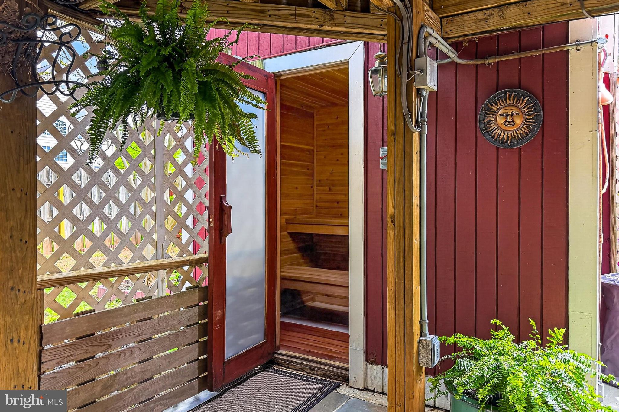 CRESTWOOD MANOR - Residential