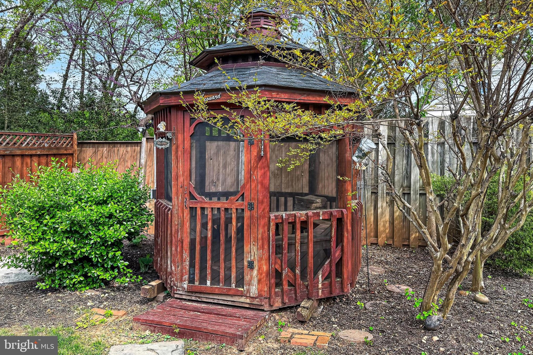 CRESTWOOD MANOR - Residential