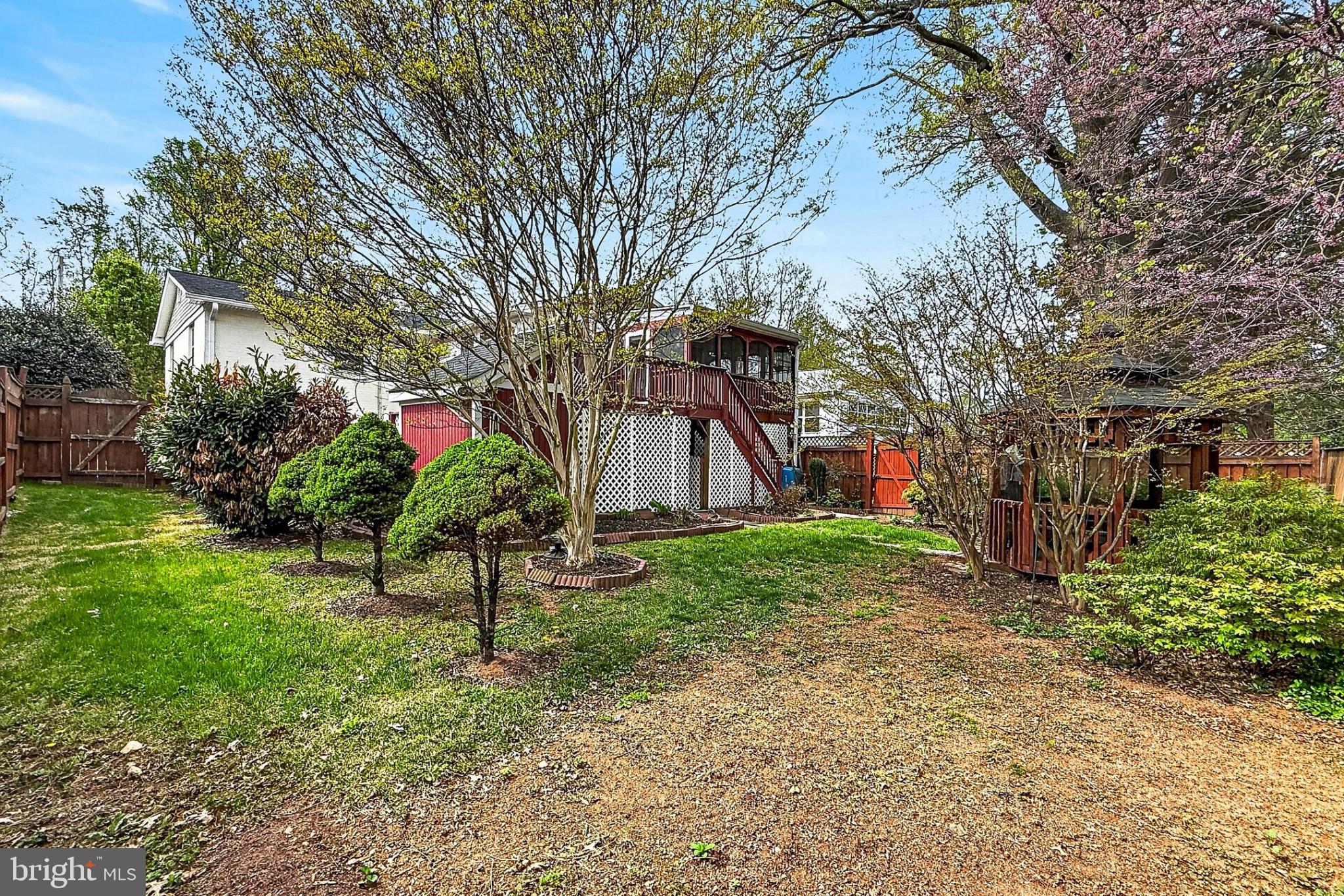 CRESTWOOD MANOR - Residential