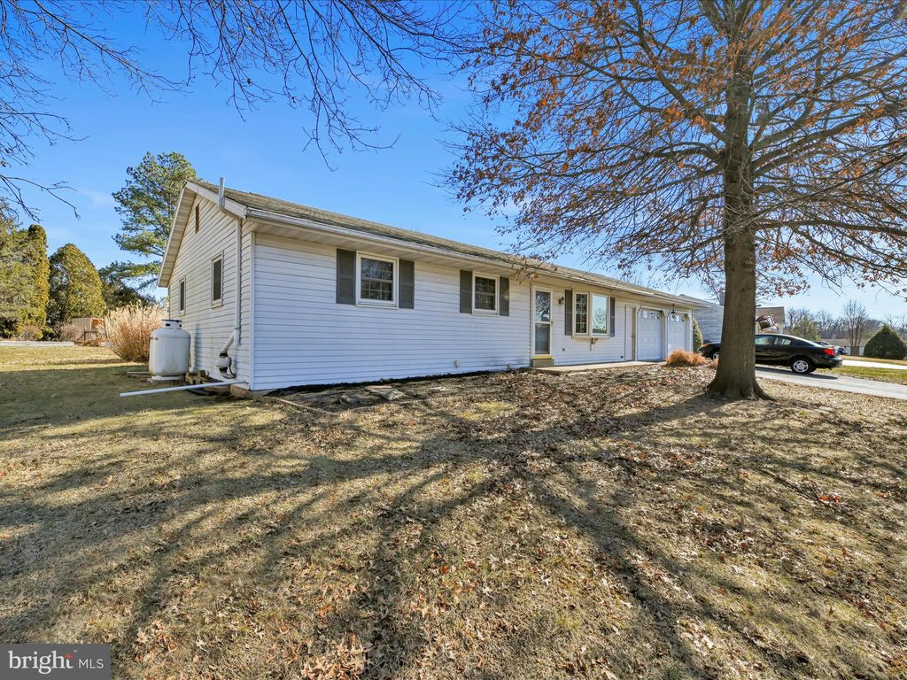Photo of 35 Hemlock Circle, ELIZABETHTOWN, PA 17022 (MLS # PALA2064412)