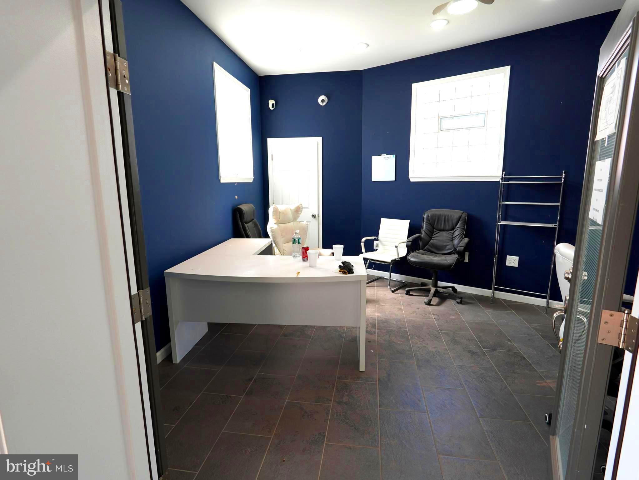 COBBS CREEK - Commercial Lease