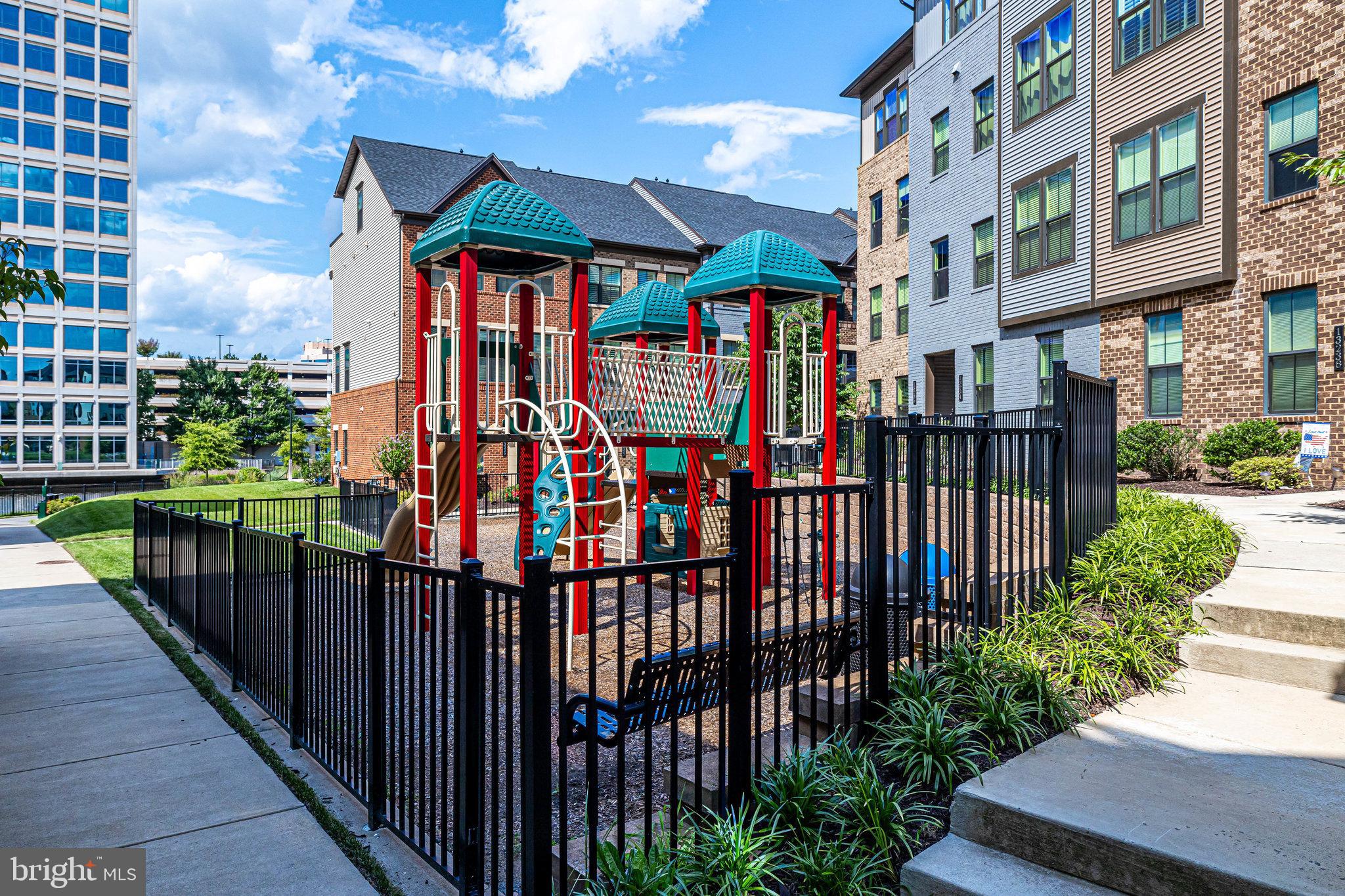 WATERVIEW AT WOODLAND PARK - Residential Lease